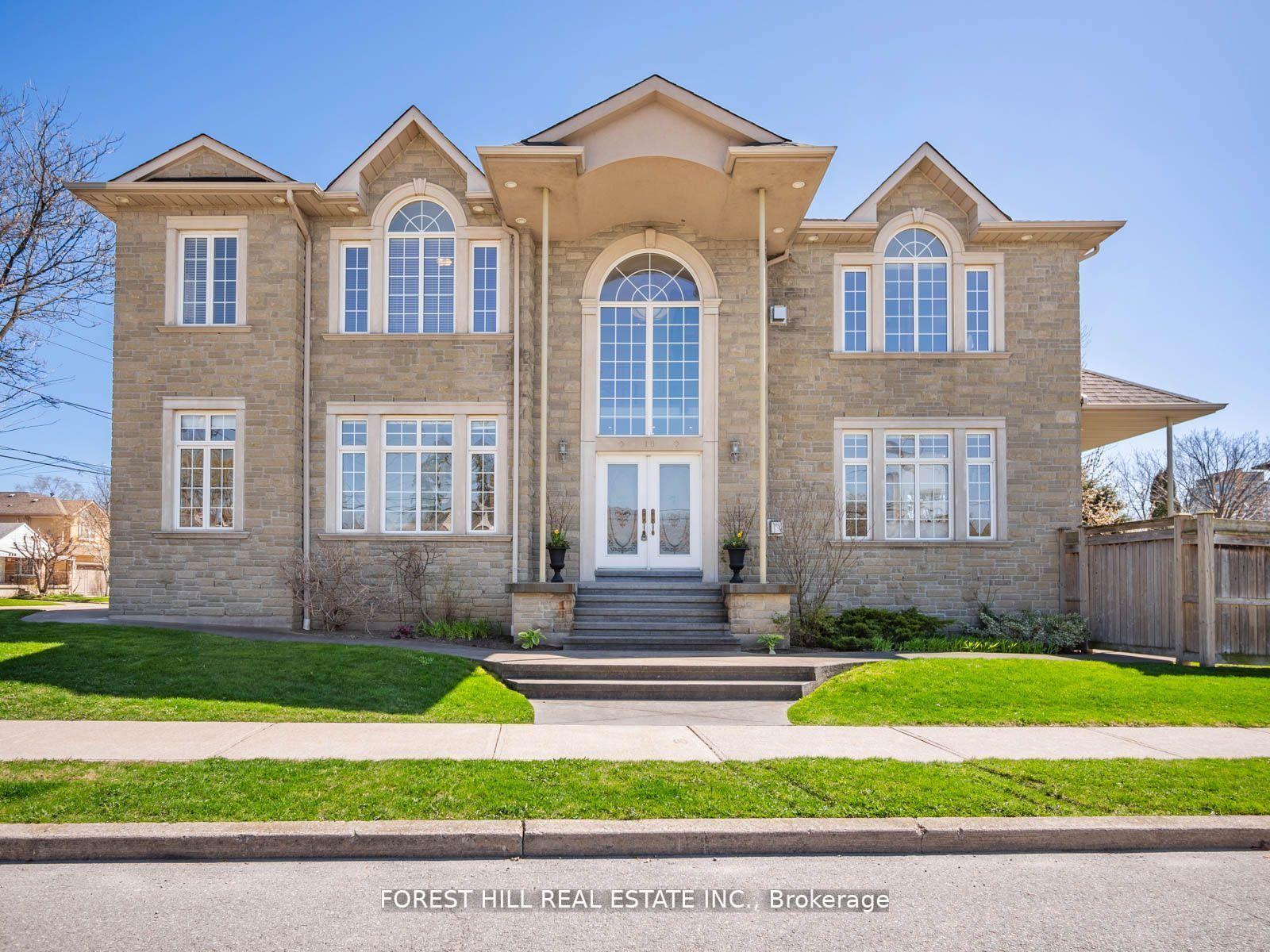 18 Highland Hill, Toronto