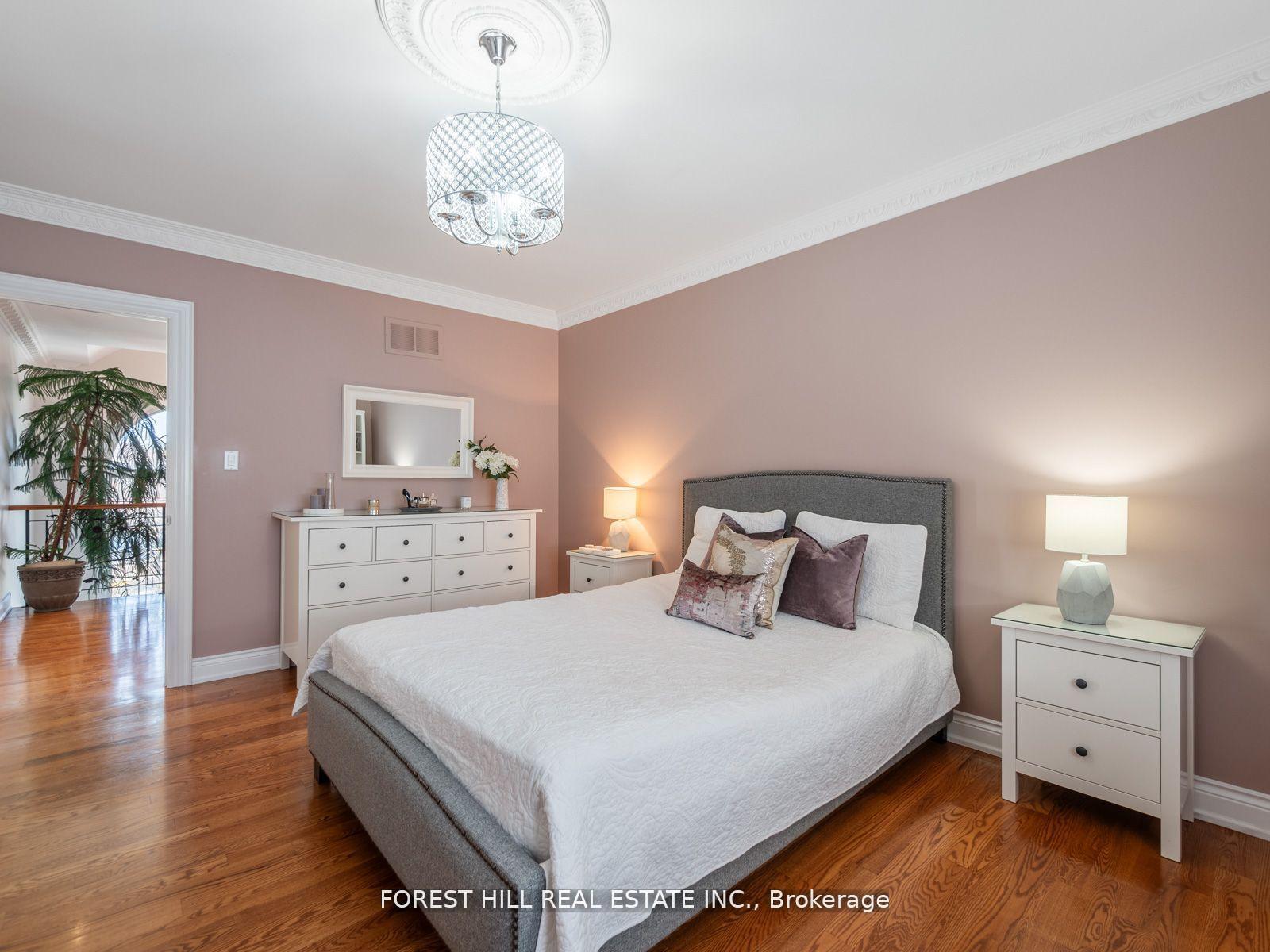 18 Highland Hill, Toronto