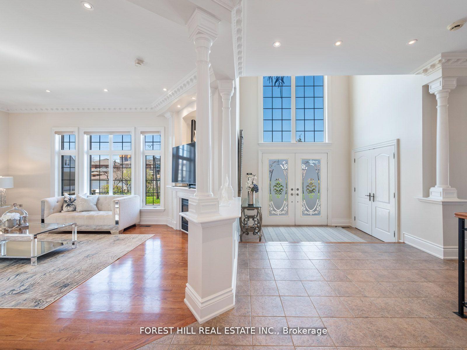 18 Highland Hill, Toronto