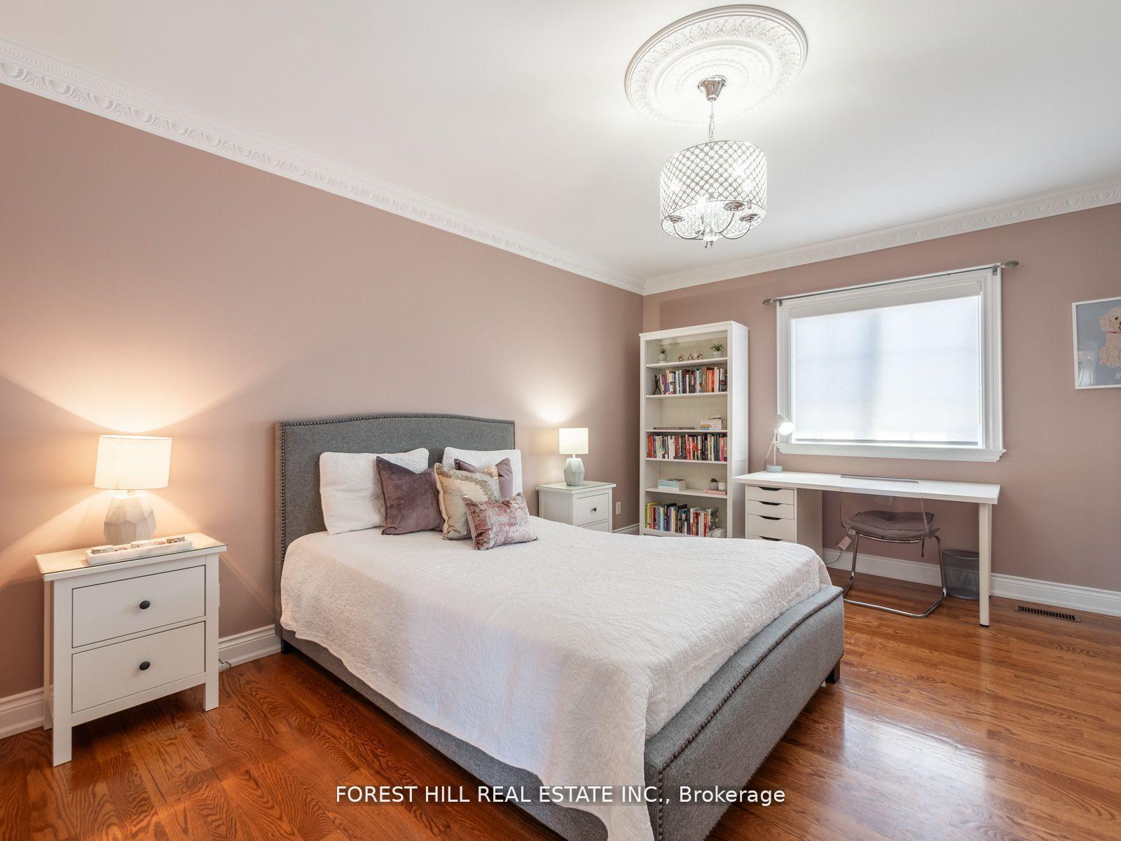 18 Highland Hill, Toronto