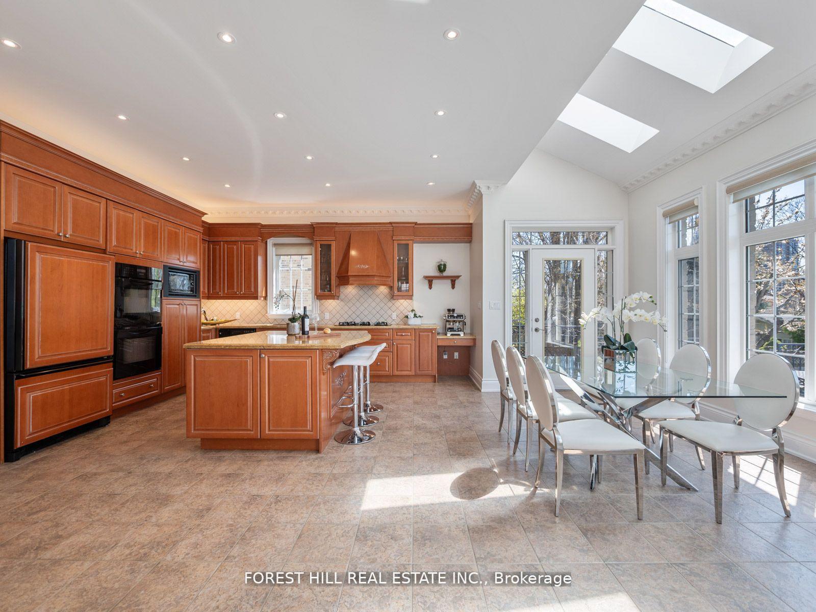 18 Highland Hill, Toronto
