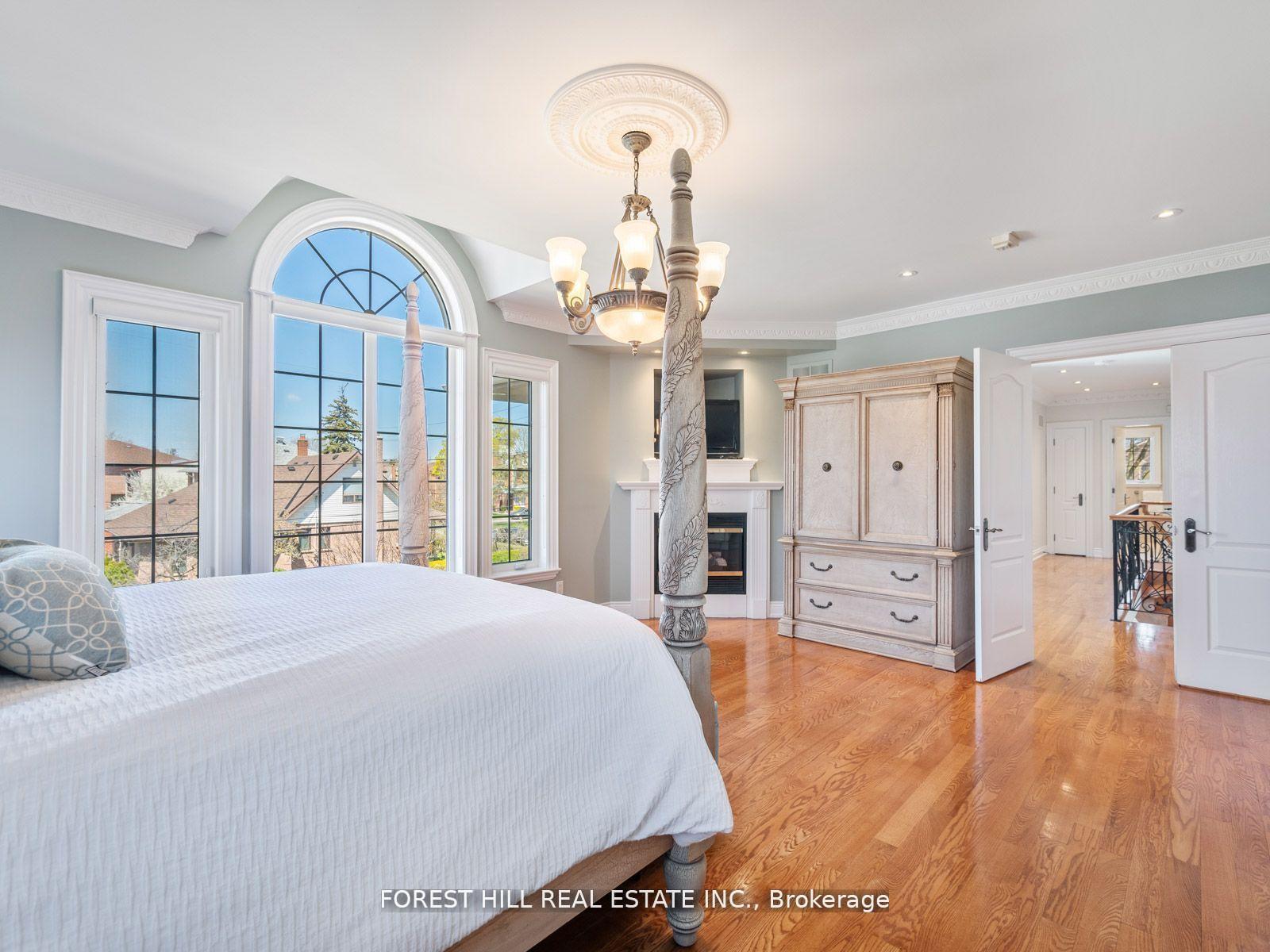 18 Highland Hill, Toronto