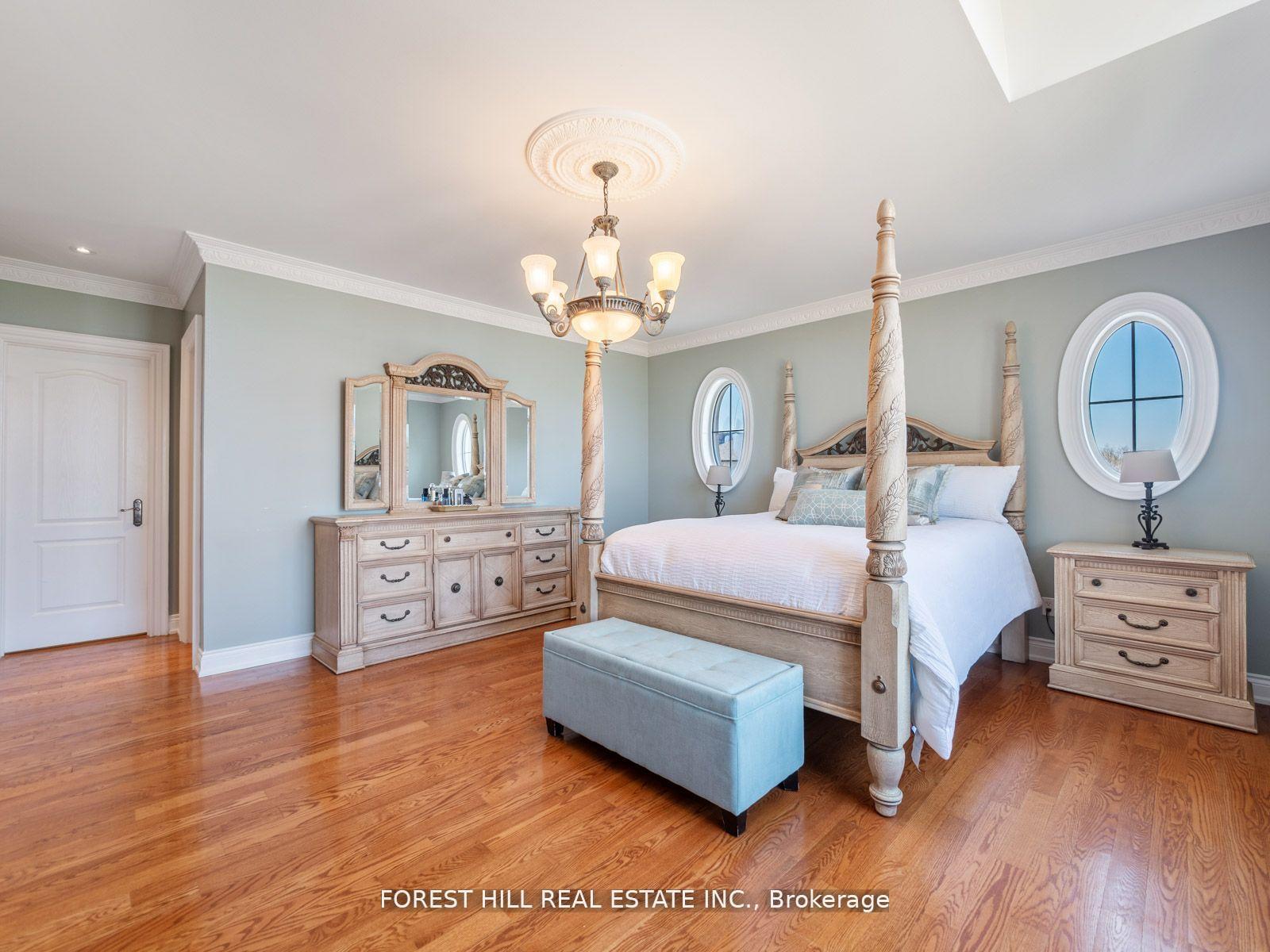 18 Highland Hill, Toronto