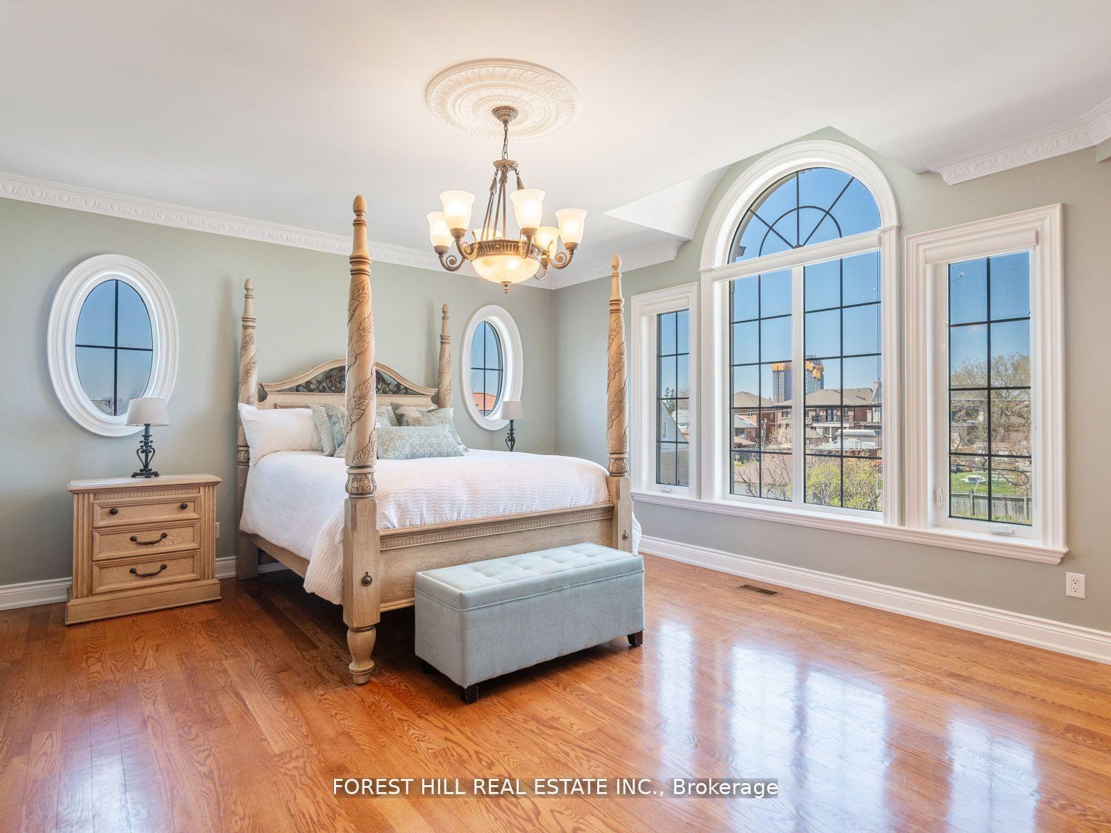 18 Highland Hill, Toronto