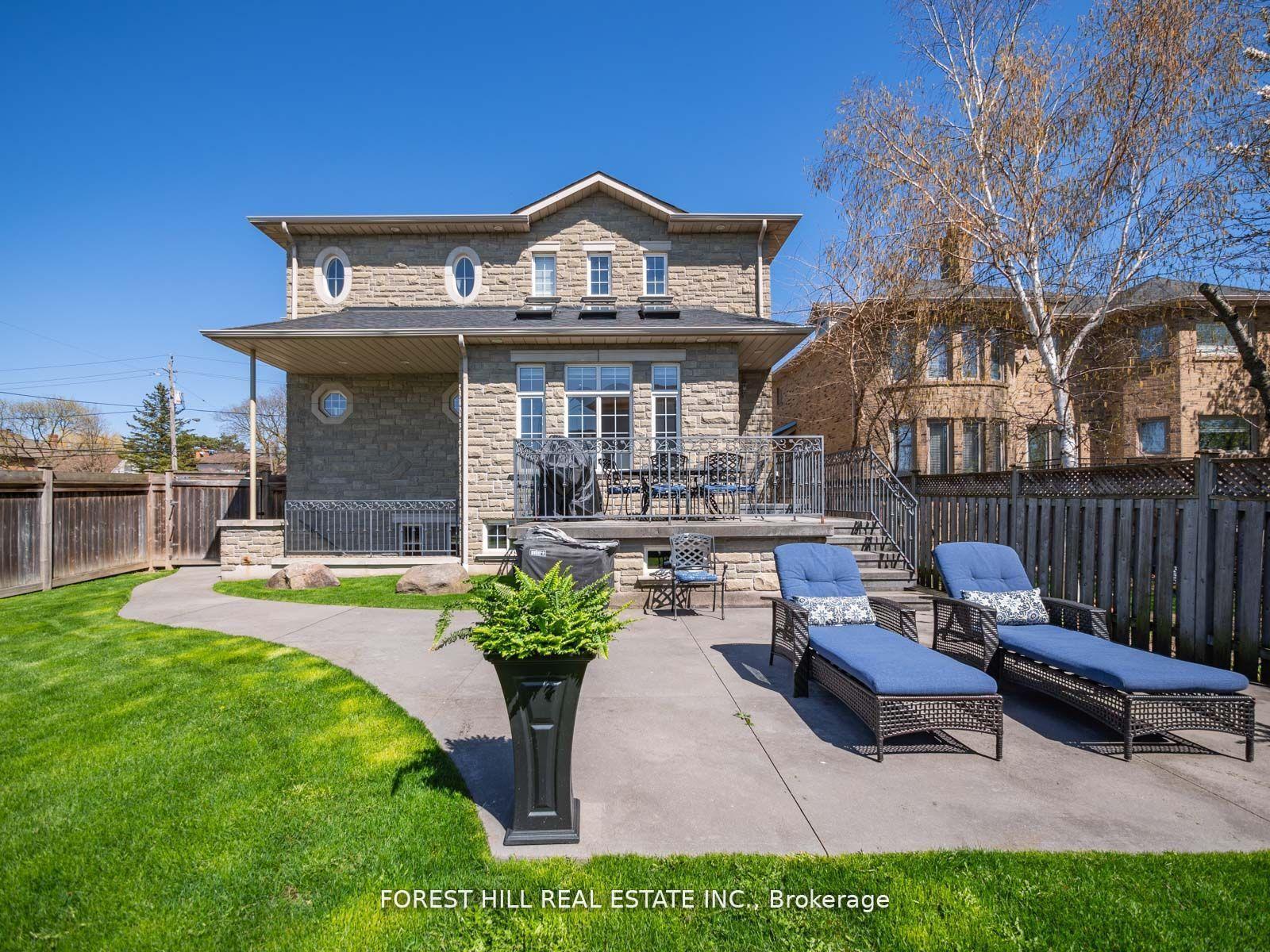 18 Highland Hill, Toronto