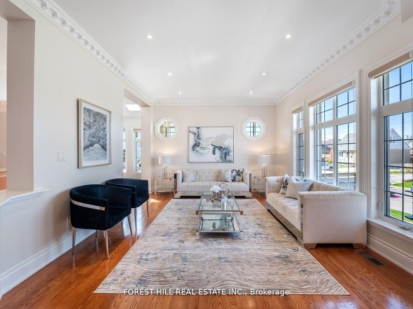 18 Highland Hill, Toronto