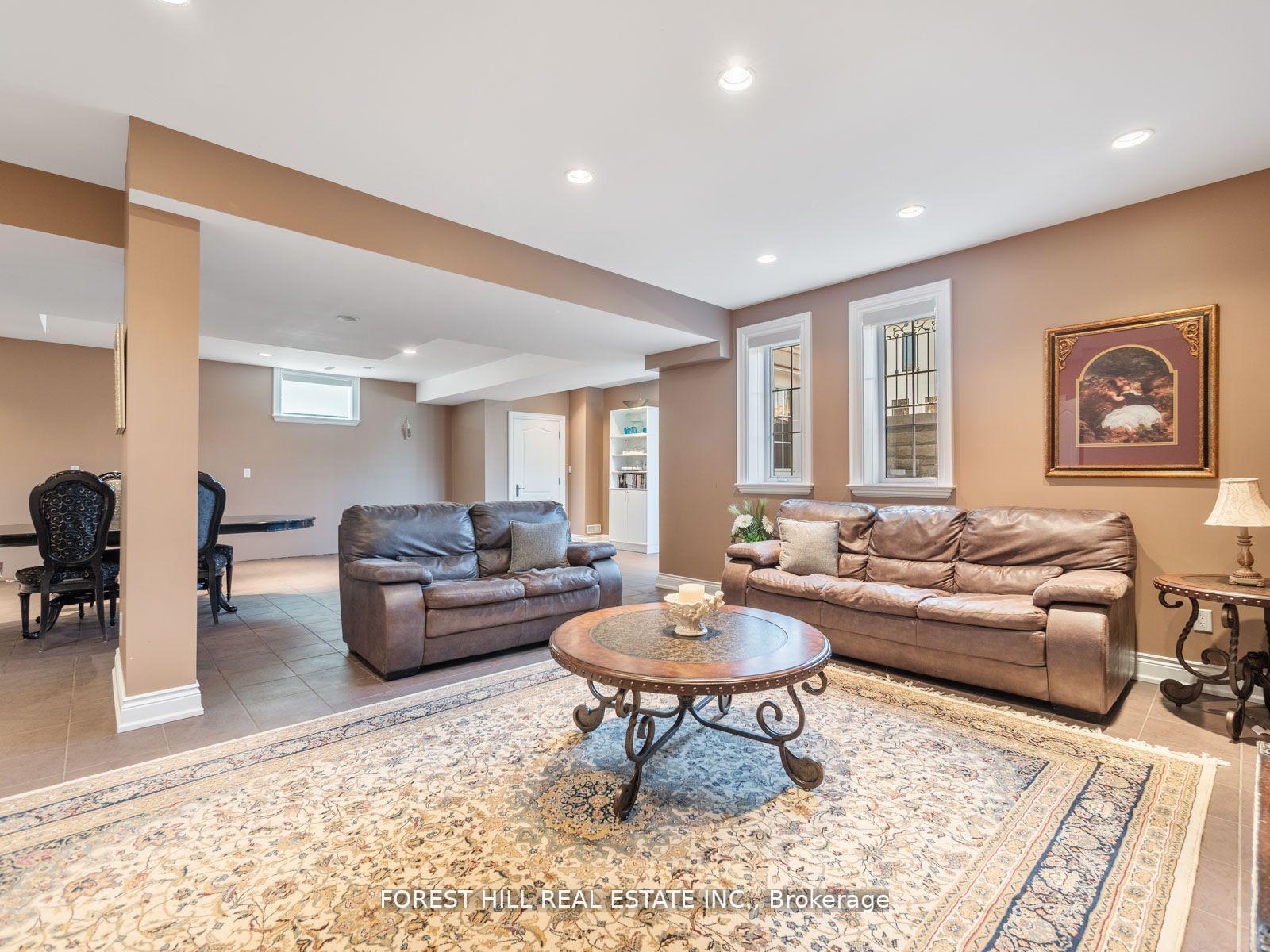 18 Highland Hill, Toronto