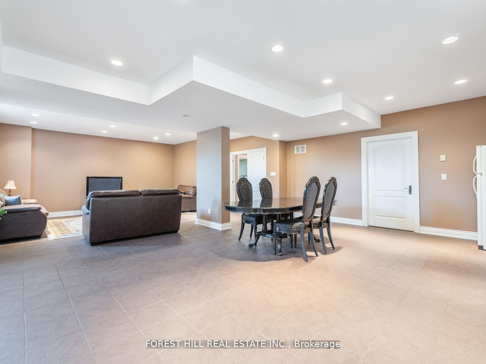 18 Highland Hill, Toronto