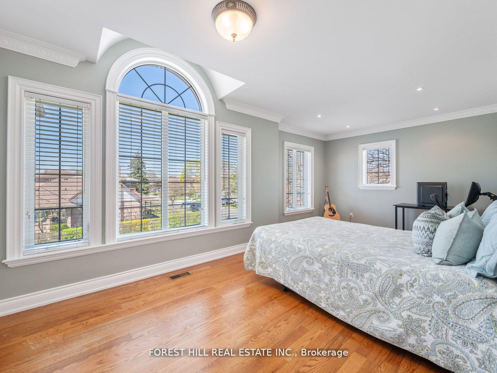 18 Highland Hill, Toronto