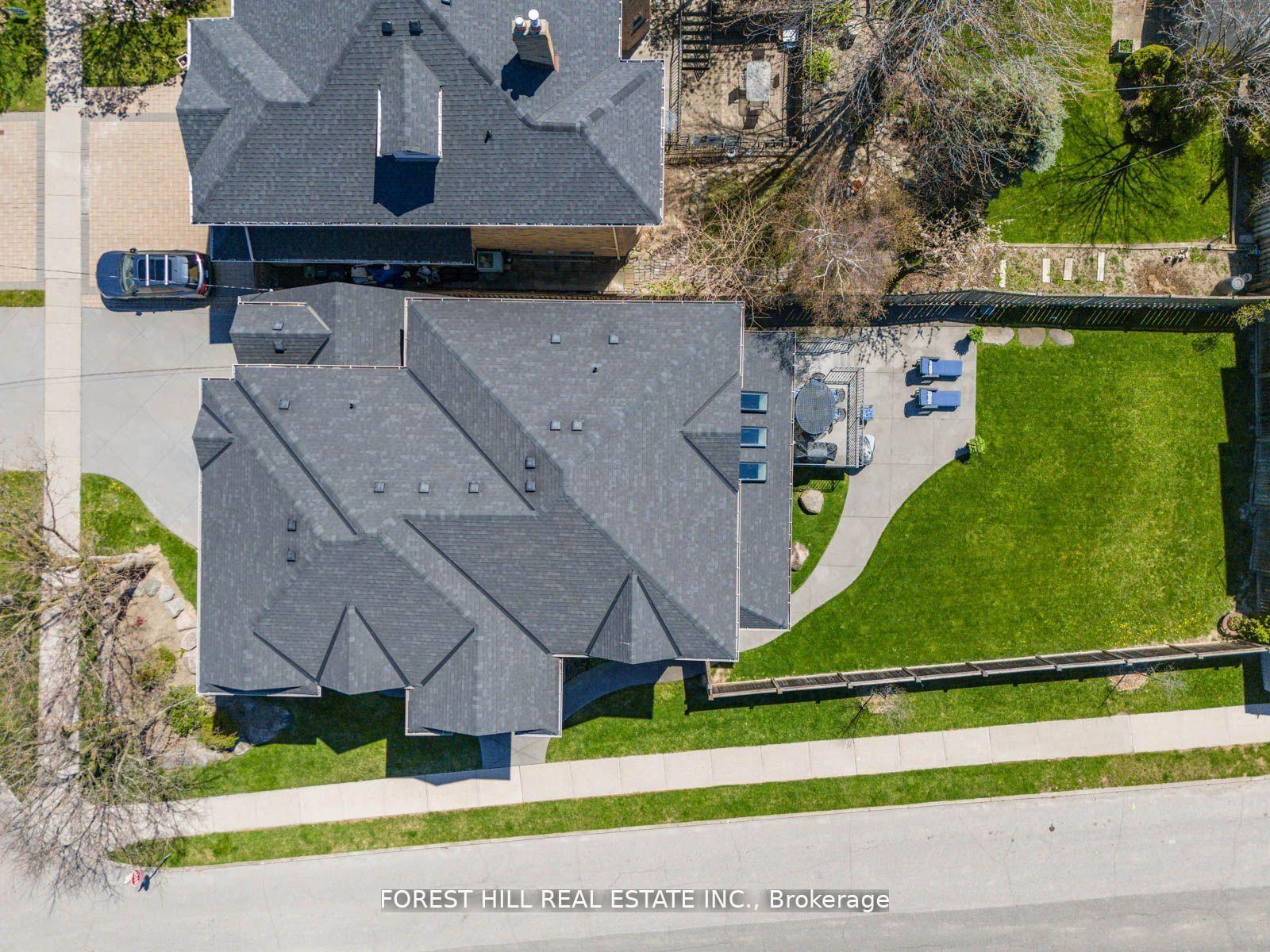 18 Highland Hill, Toronto