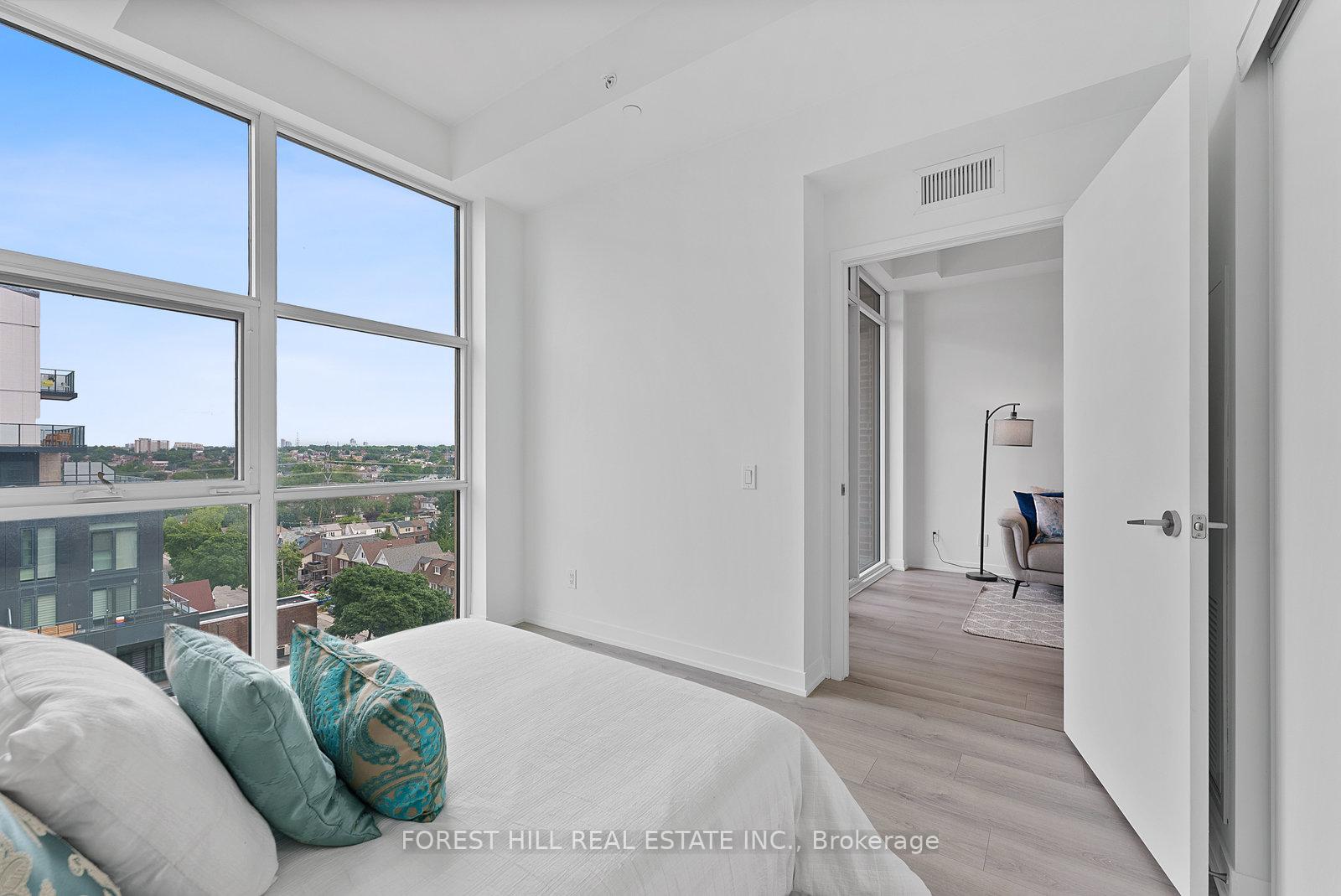 #911 - 1787 St. Clair Avenue, Toronto Unit: 911