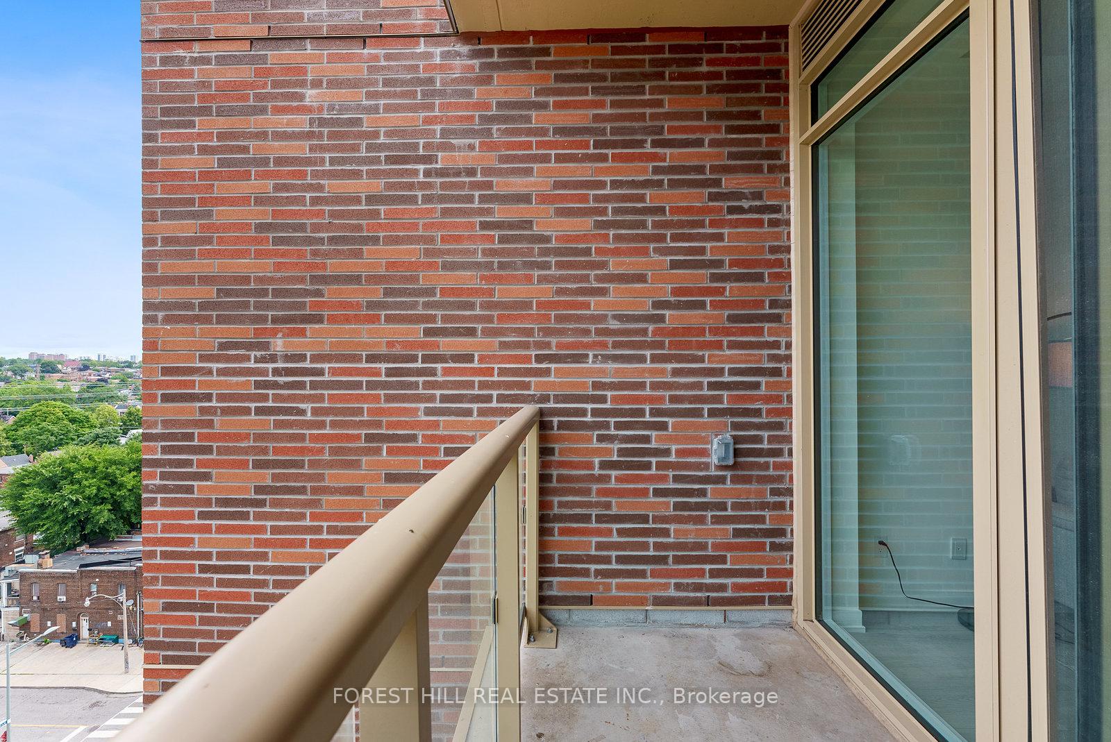 #911 - 1787 St. Clair Avenue, Toronto Unit: 911