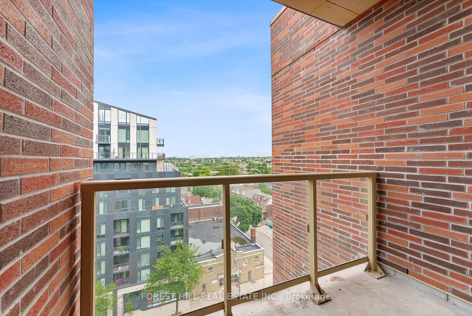 #911 - 1787 St. Clair Avenue, Toronto Unit: 911