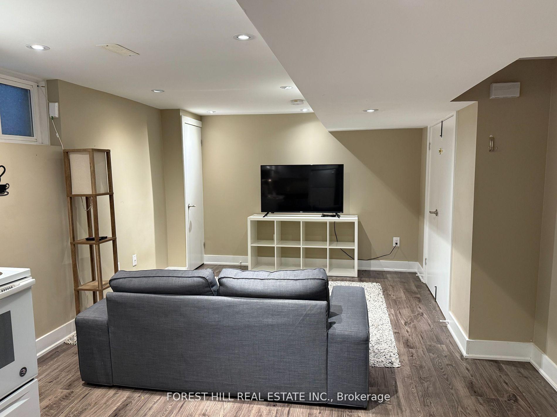 #Lower - 166 Schell Avenue, Toronto Unit: Lower