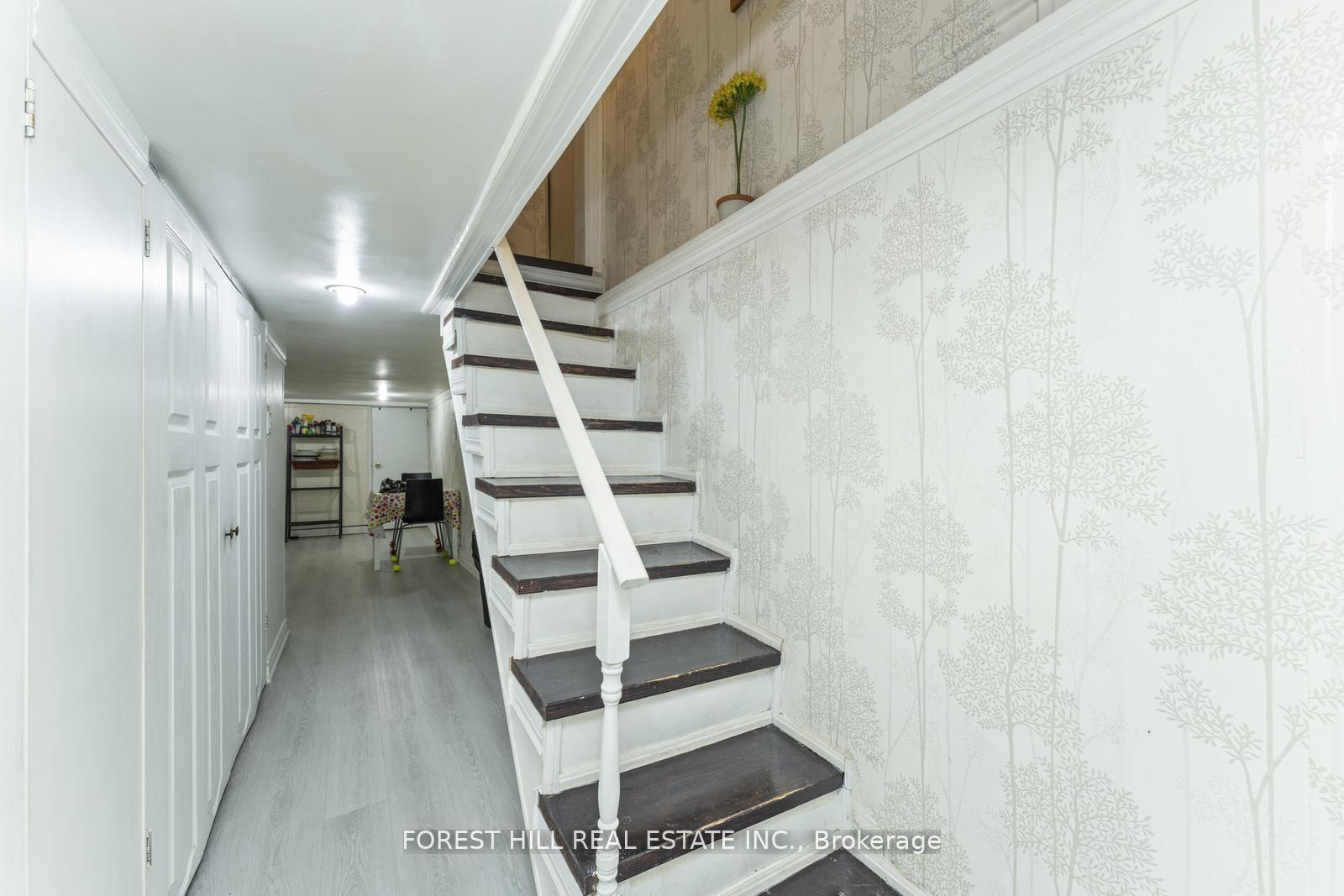 1046 Dovercourt Road, Toronto W02