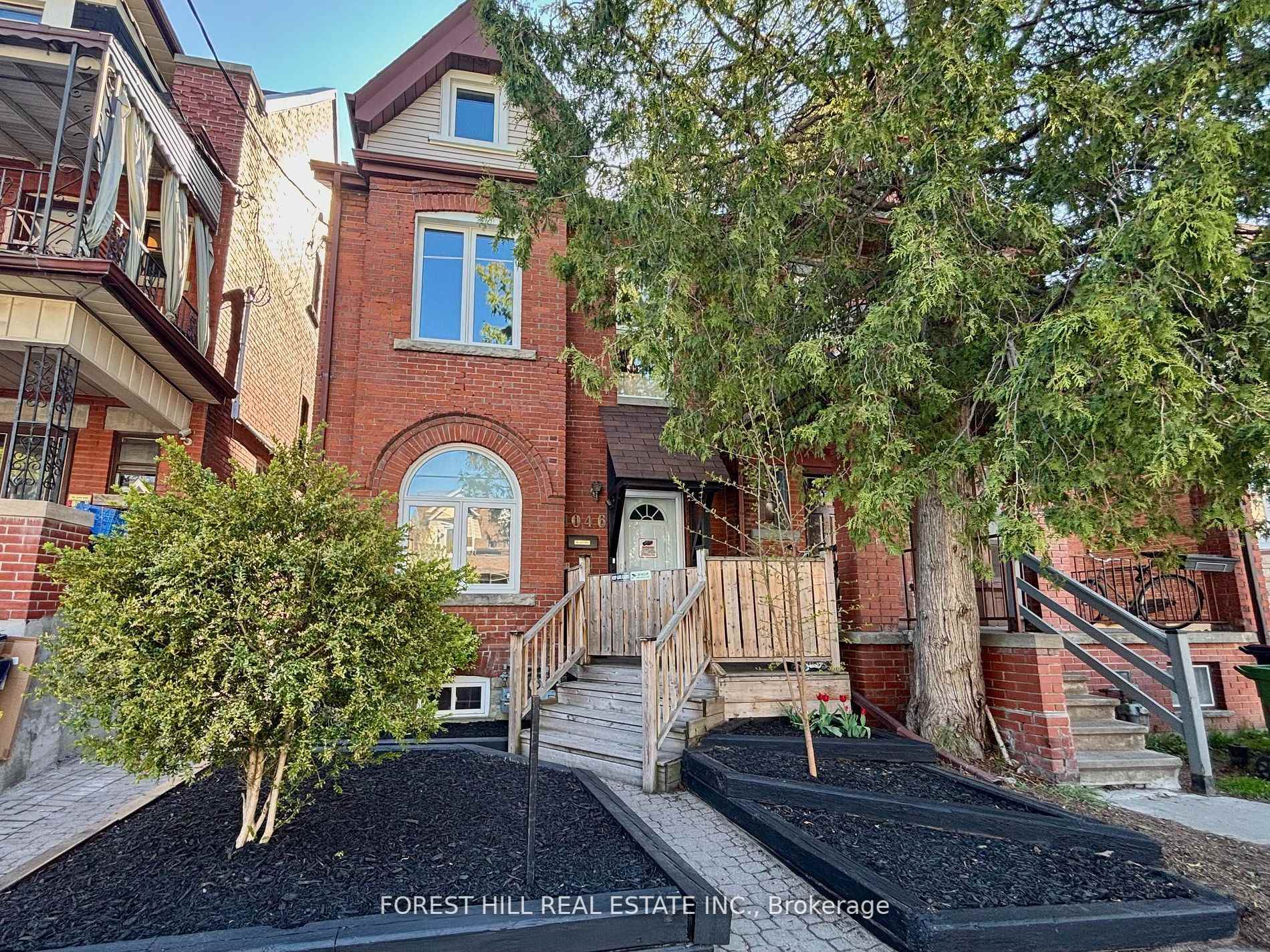 1046 Dovercourt Road, Toronto W02