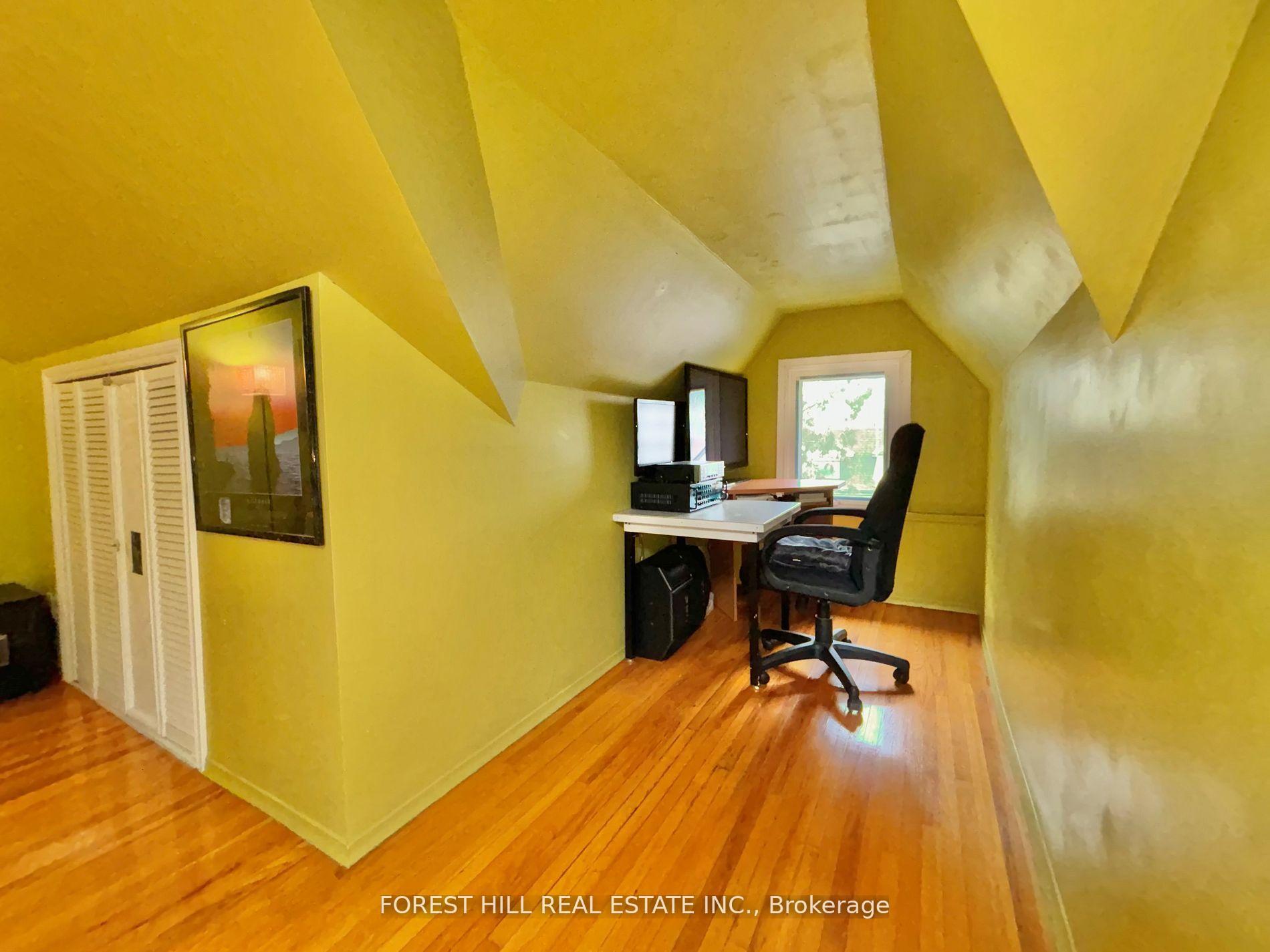 1046 Dovercourt Road, Toronto W02
