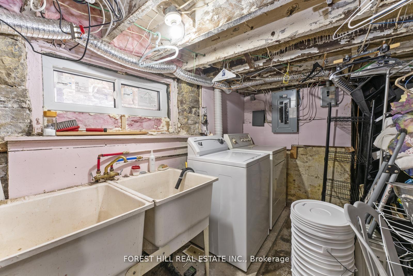 1046 Dovercourt Road, Toronto W02