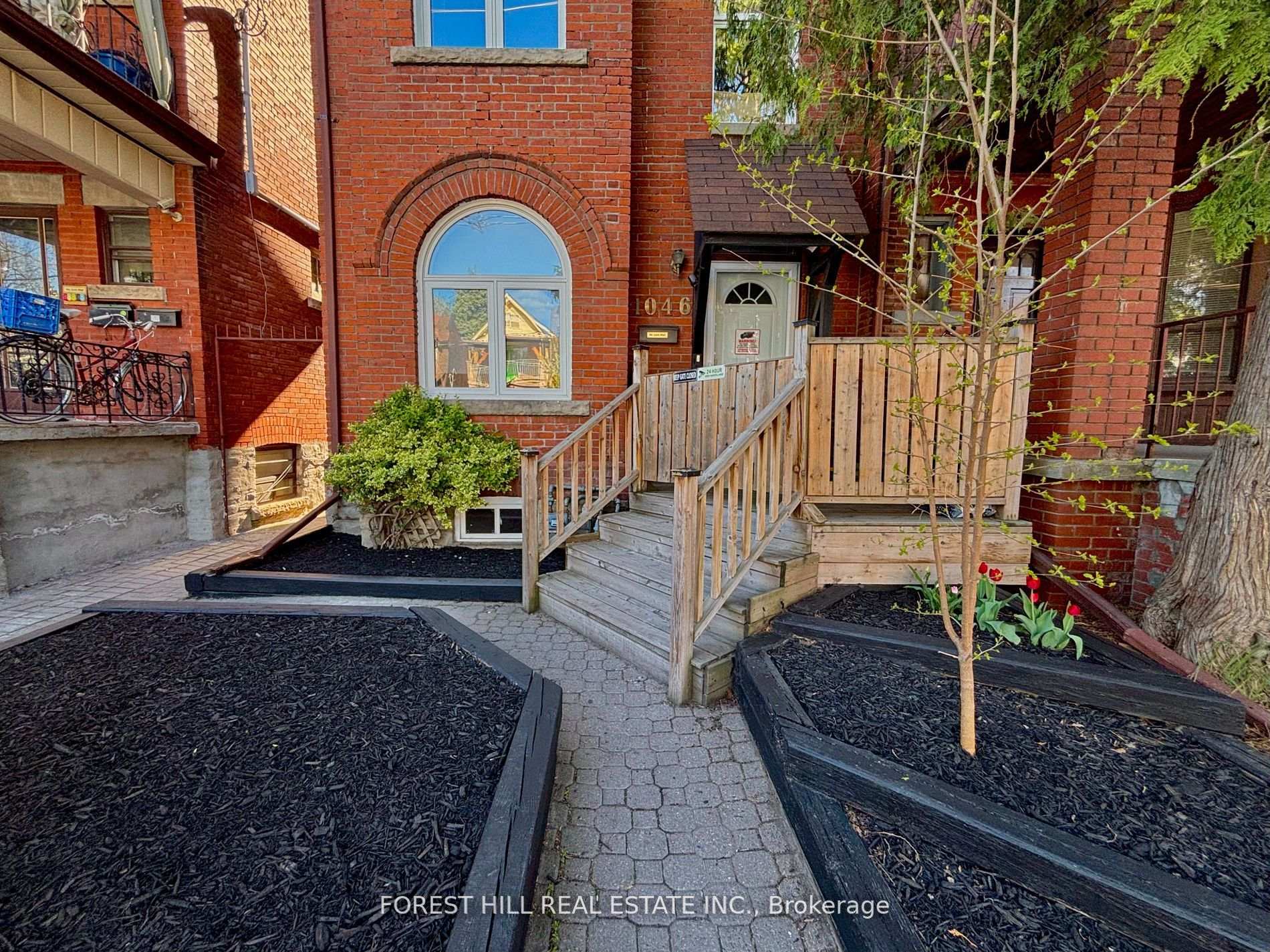 1046 Dovercourt Road, Toronto W02