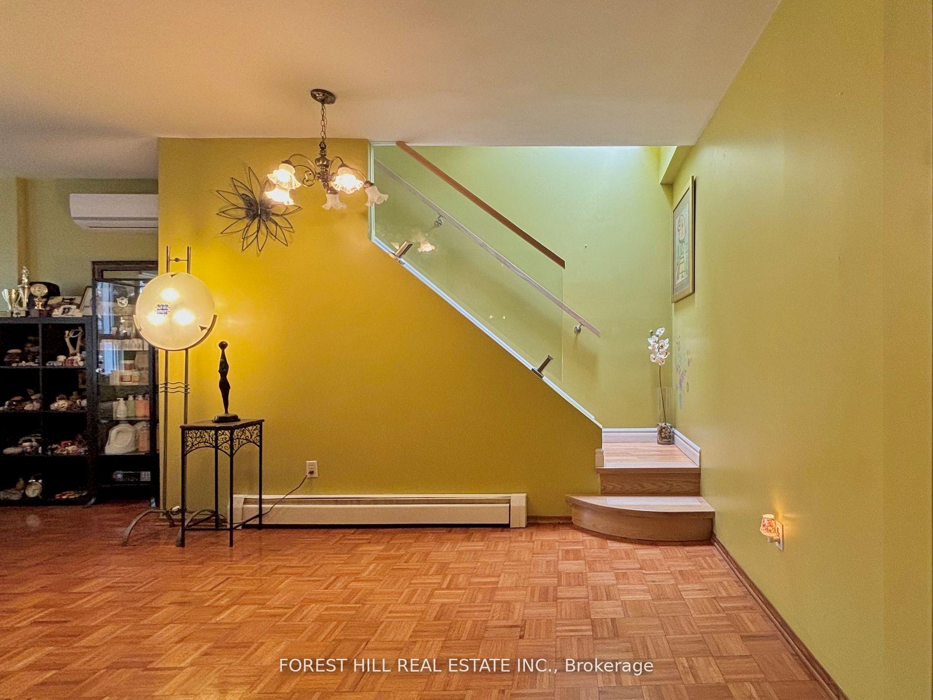 1046 Dovercourt Road, Toronto W02