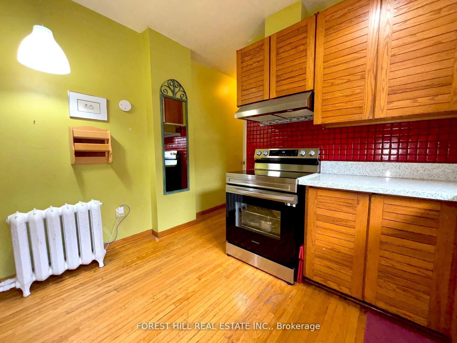 1046 Dovercourt Road, Toronto W02