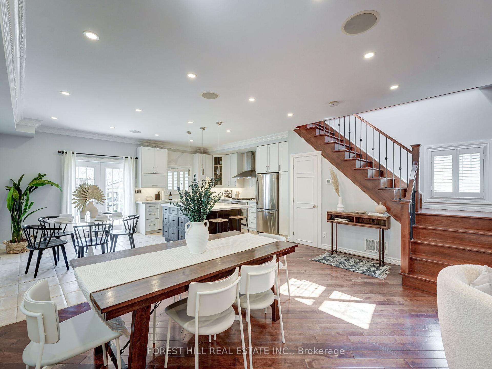 33 Rothsay Avenue E, Toronto W07