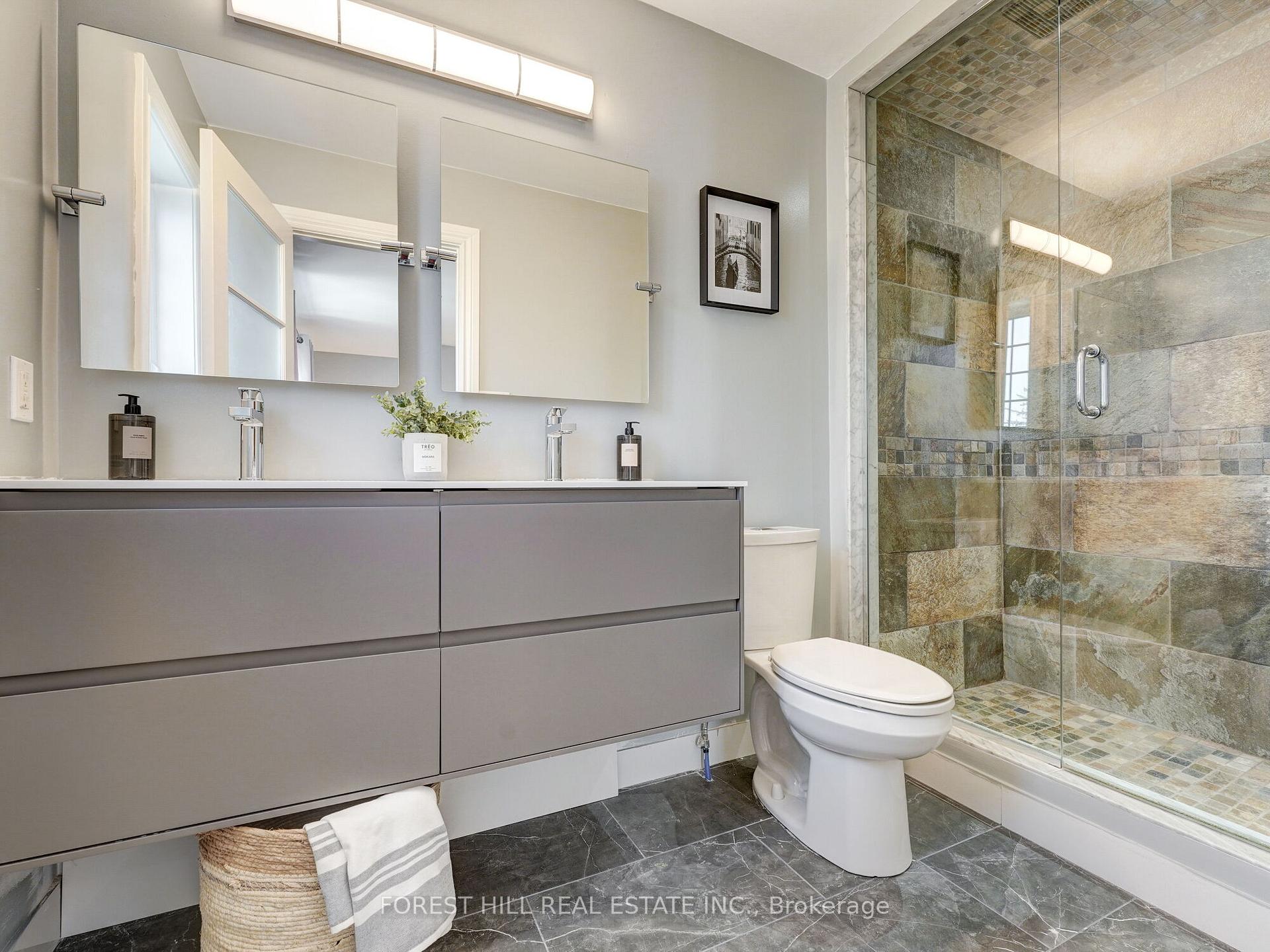 33 Rothsay Avenue E, Toronto W07