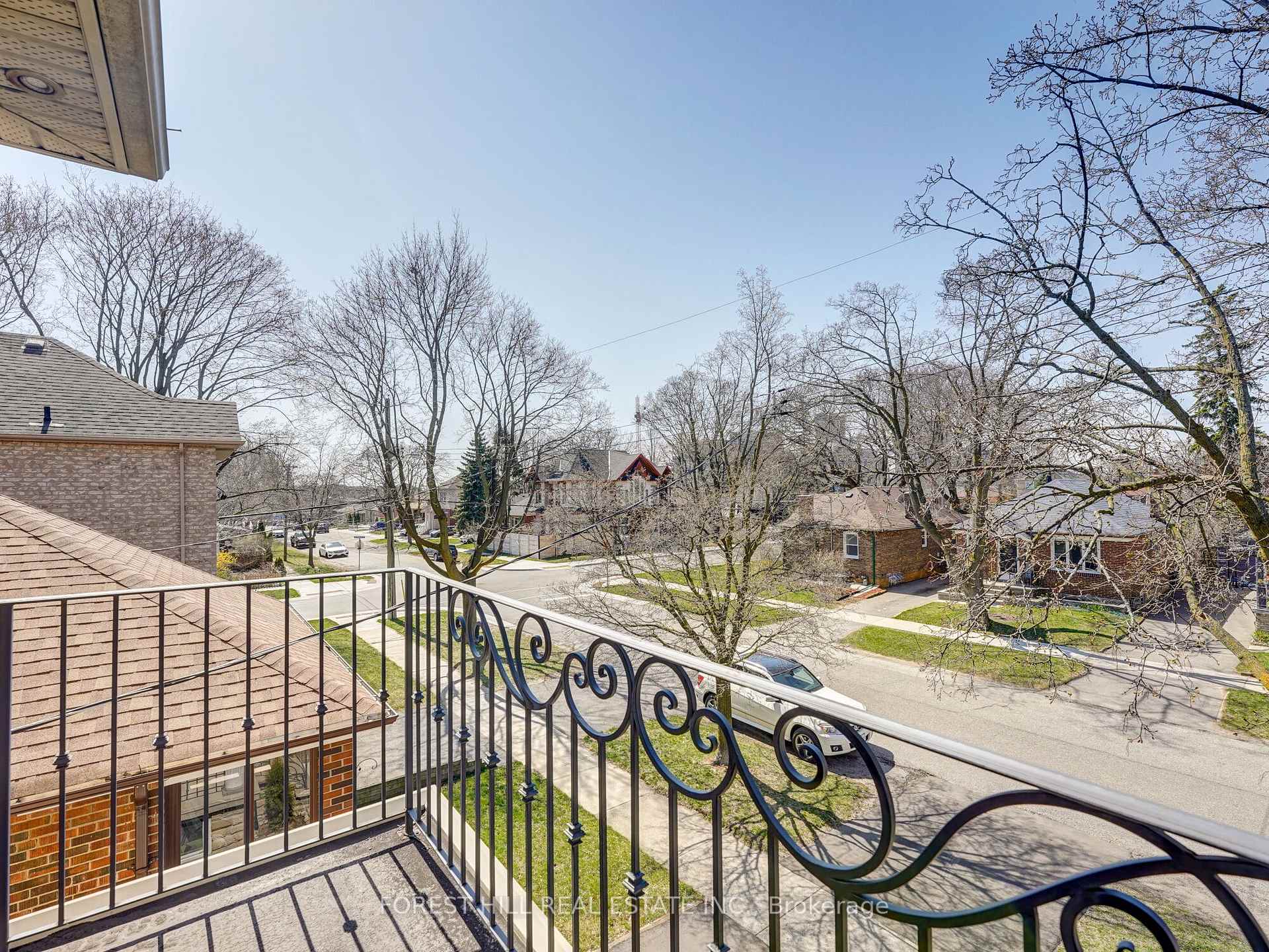 33 Rothsay Avenue E, Toronto W07