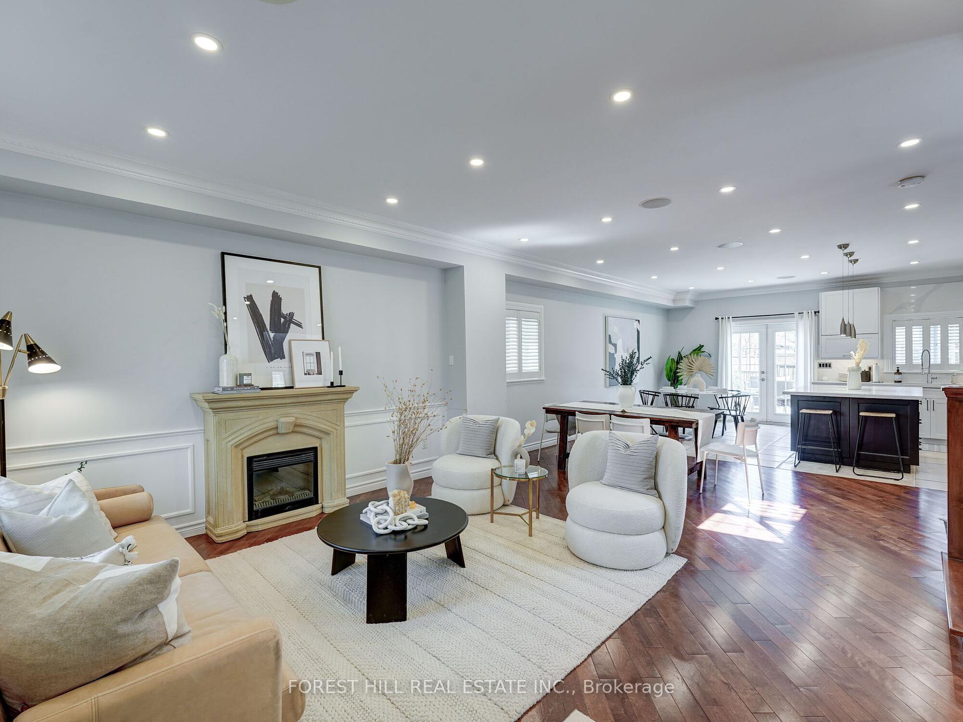 33 Rothsay Avenue E, Toronto W07