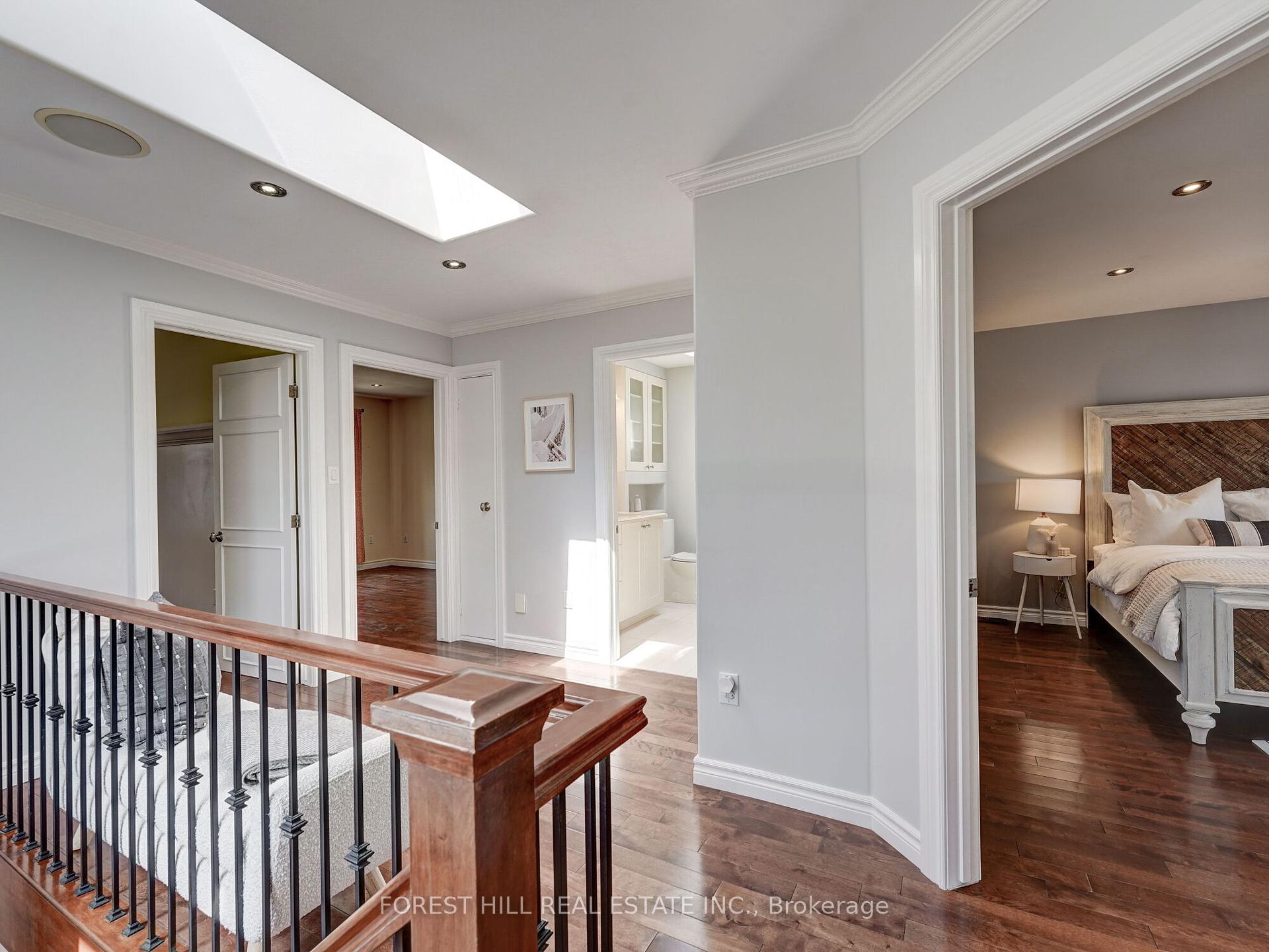 33 Rothsay Avenue E, Toronto W07