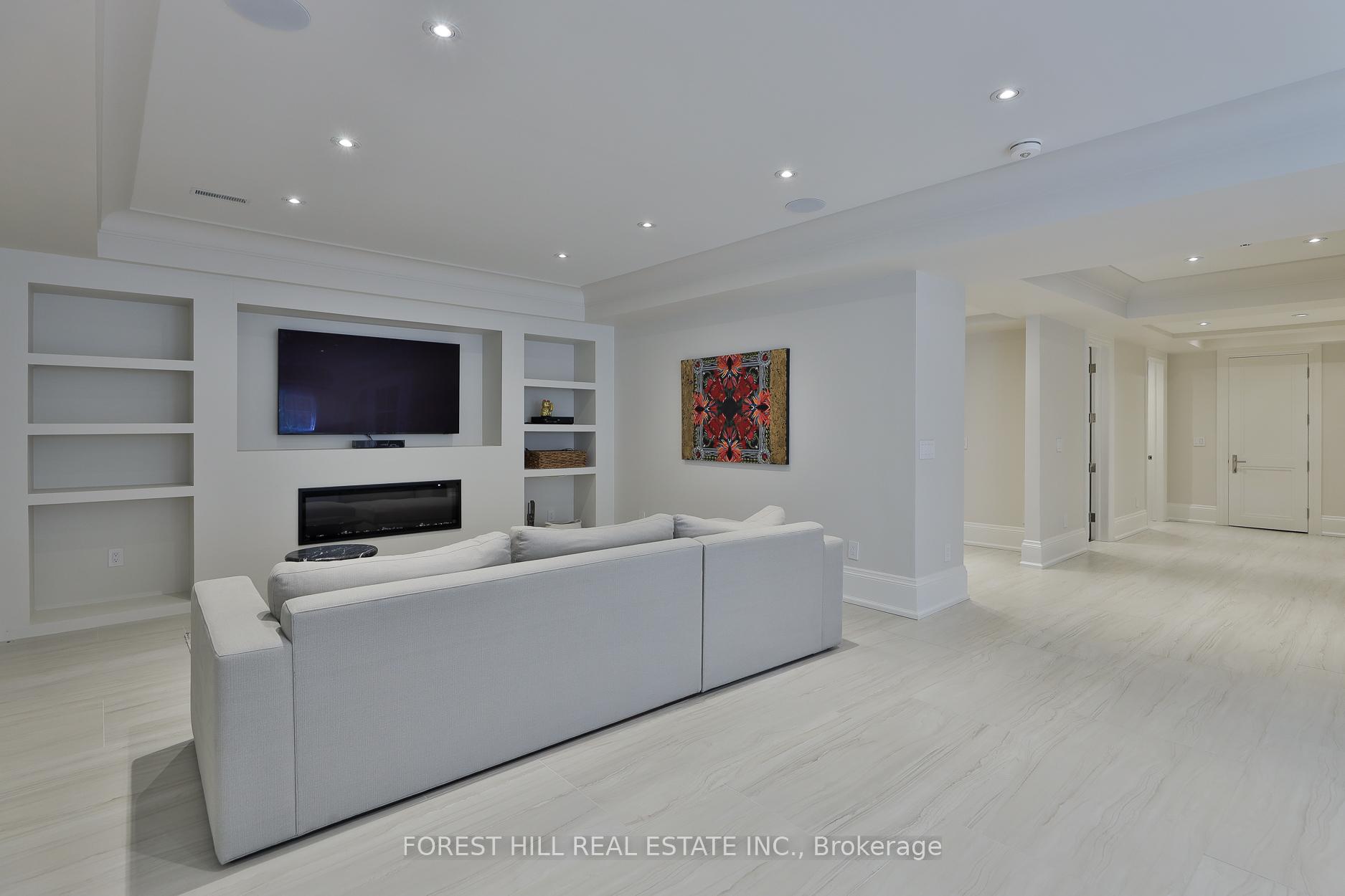 84 Botfield Avenue