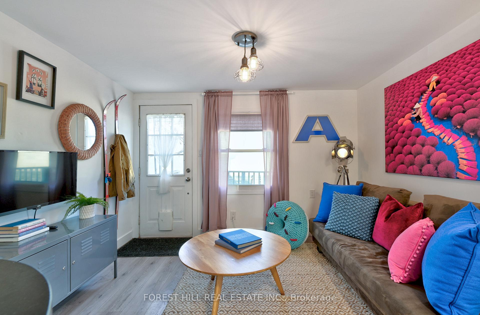 325 Westmoreland Avenue N, Toronto W02