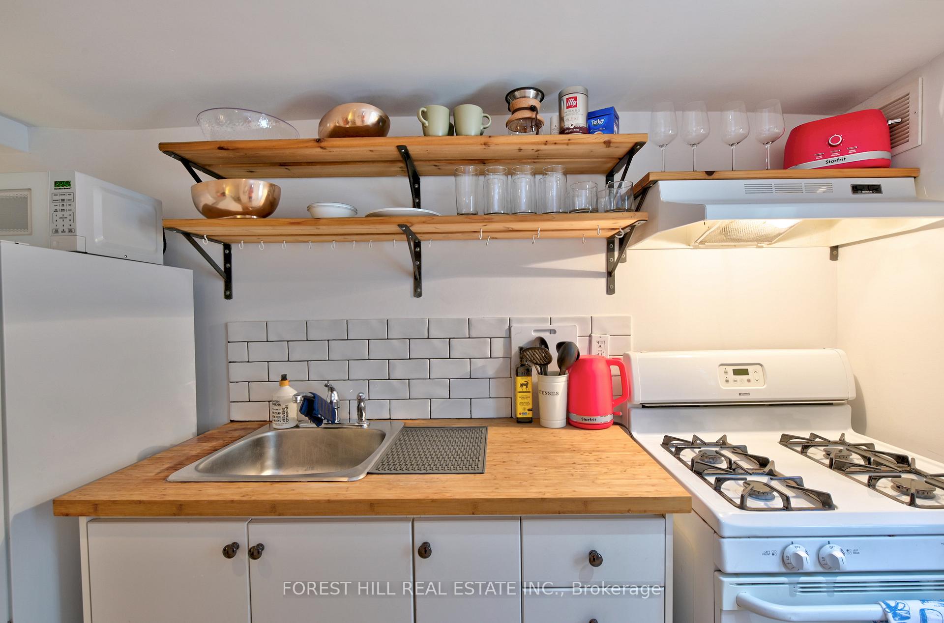 325 Westmoreland Avenue N, Toronto W02