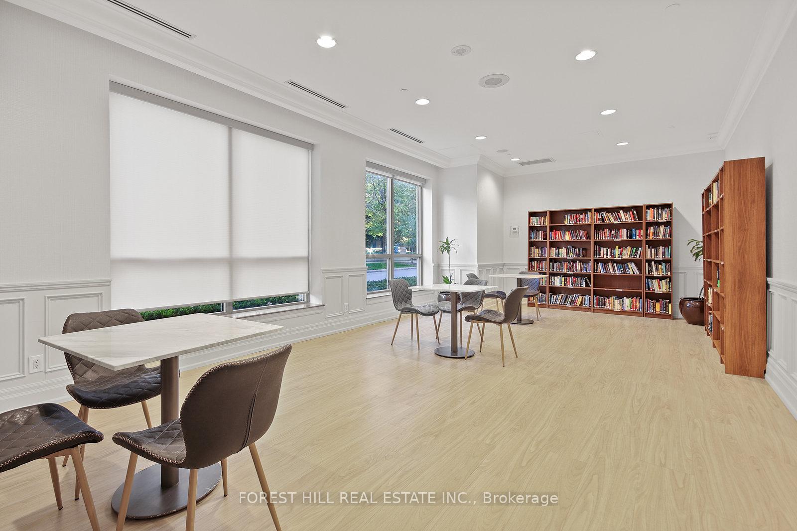 5233 Dundas Street W 1029