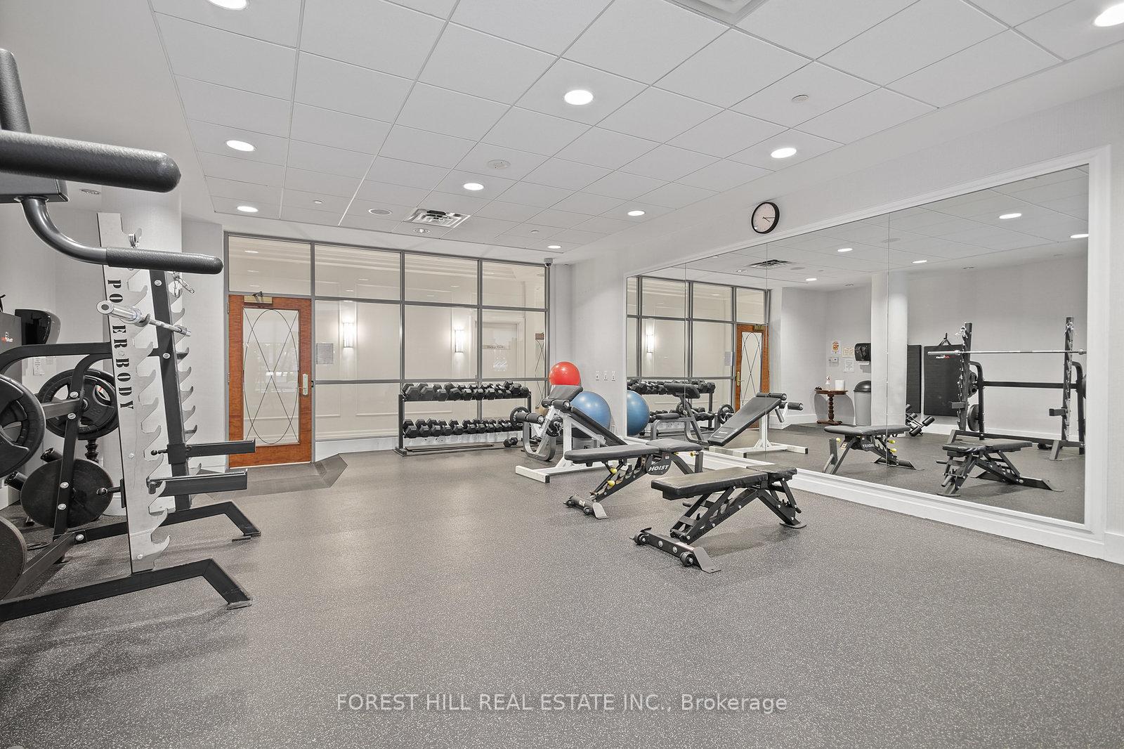 5233 Dundas Street W 1029