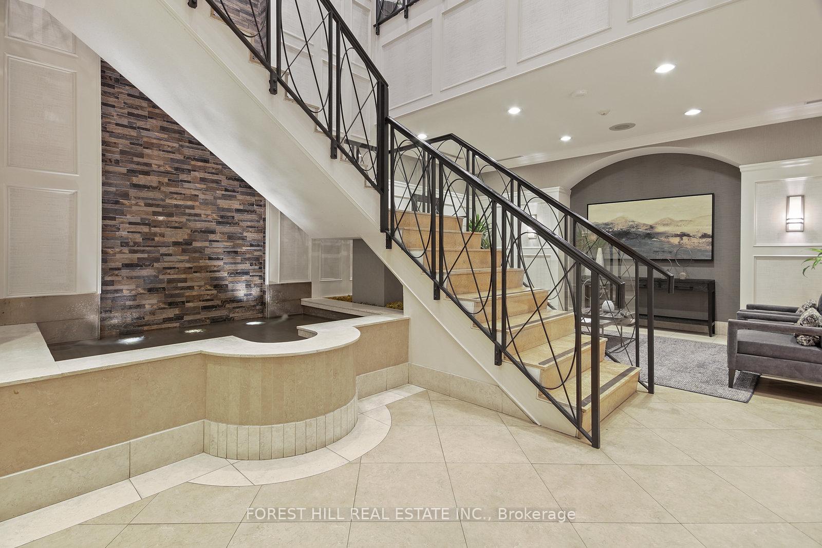 5233 Dundas Street W 1029