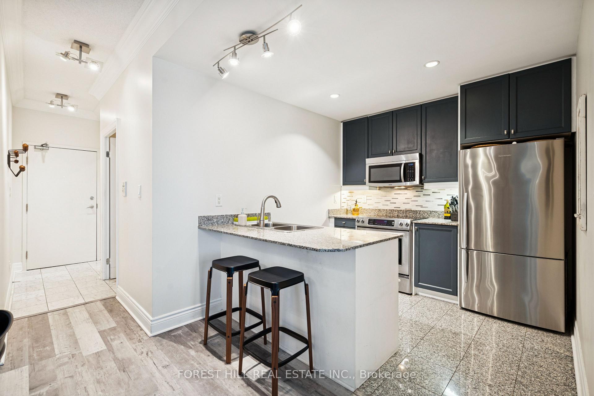 88 Palace Pier Court 906