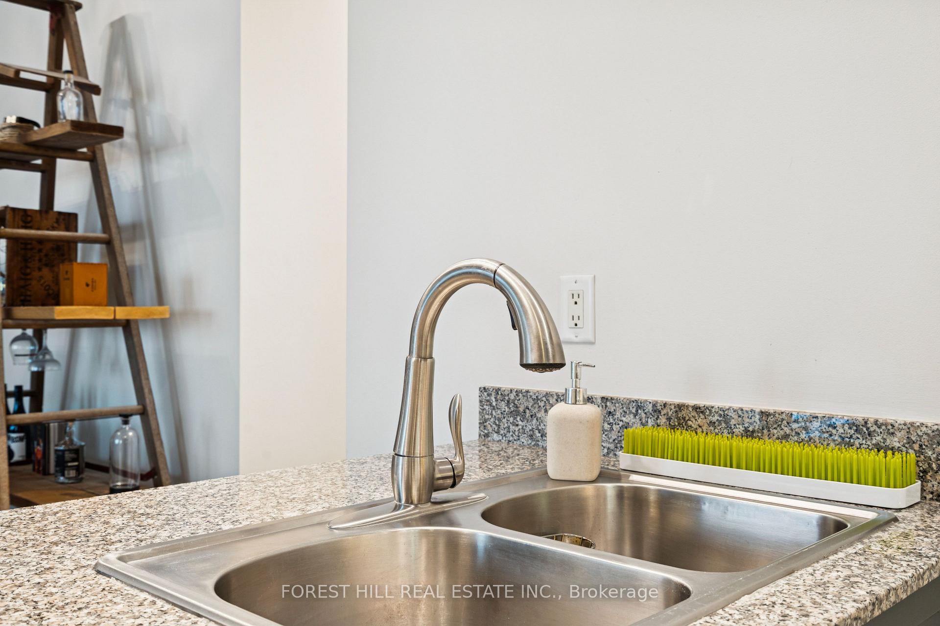 88 Palace Pier Court 906