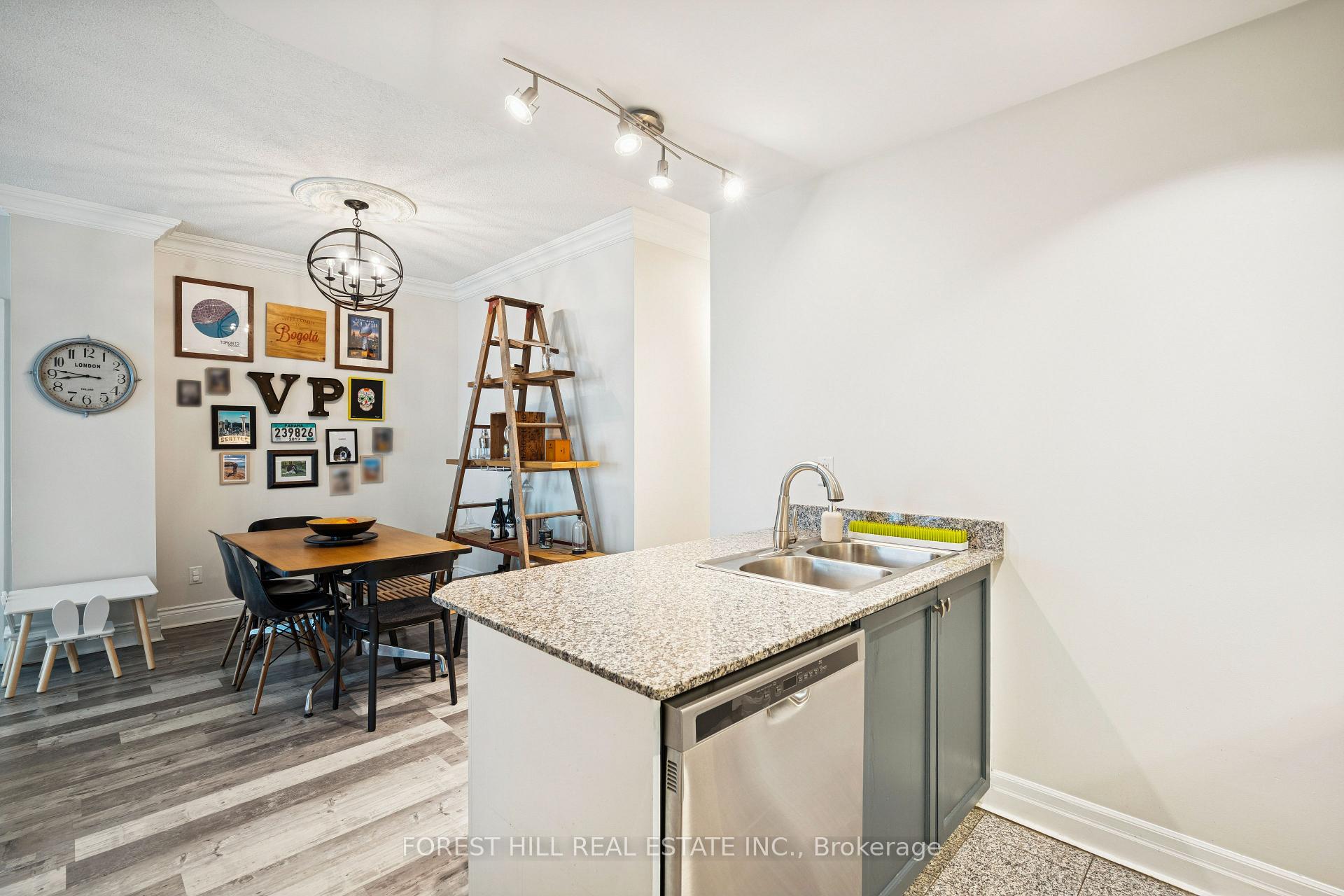 88 Palace Pier Court 906