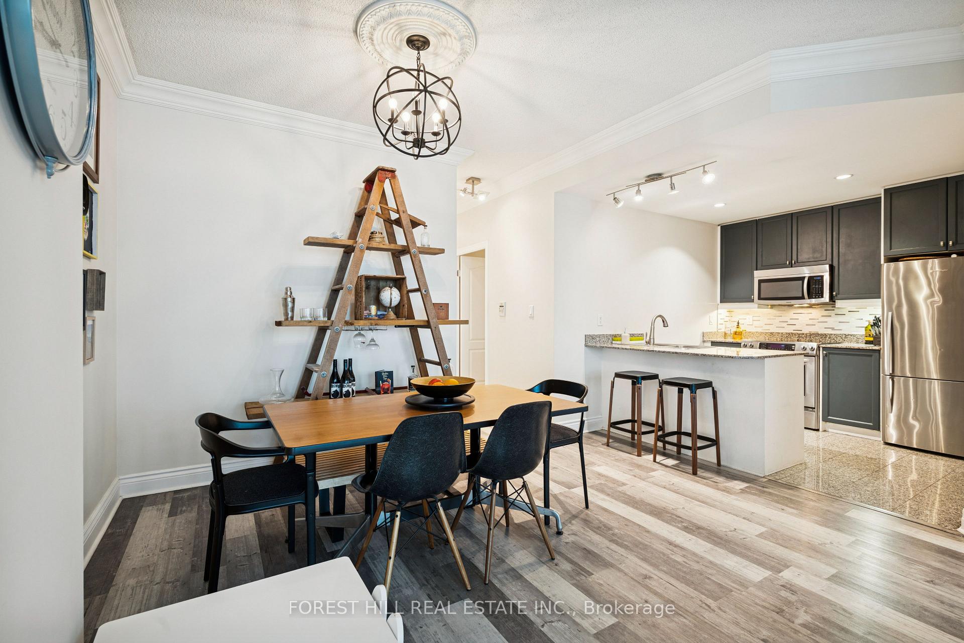 88 Palace Pier Court 906