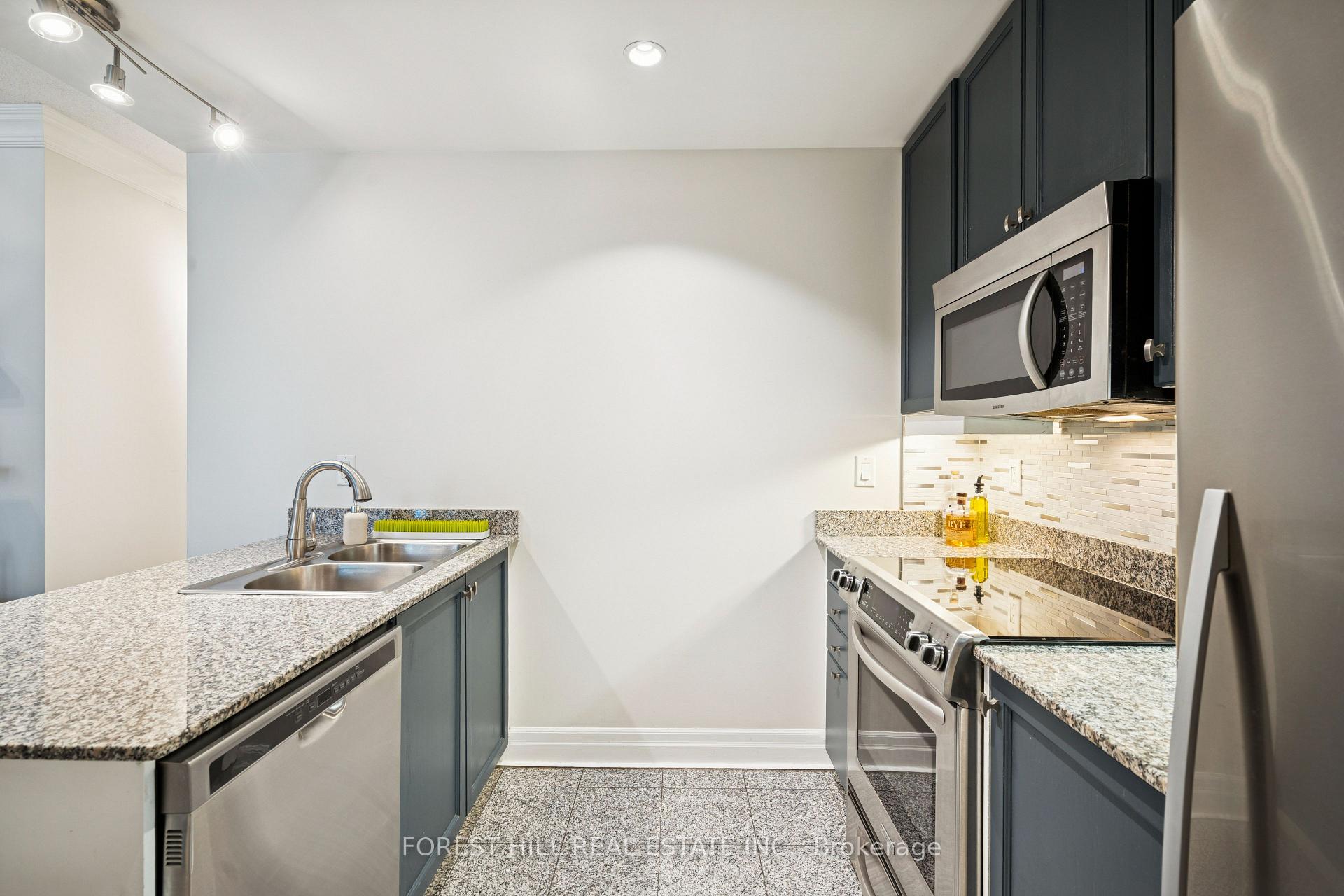 88 Palace Pier Court 906