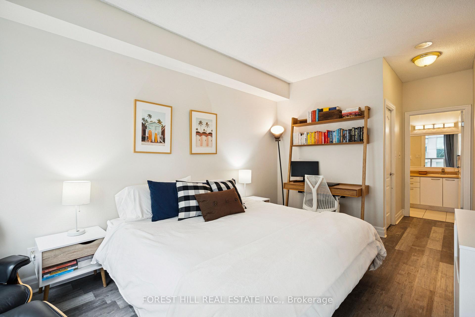 88 Palace Pier Court 906