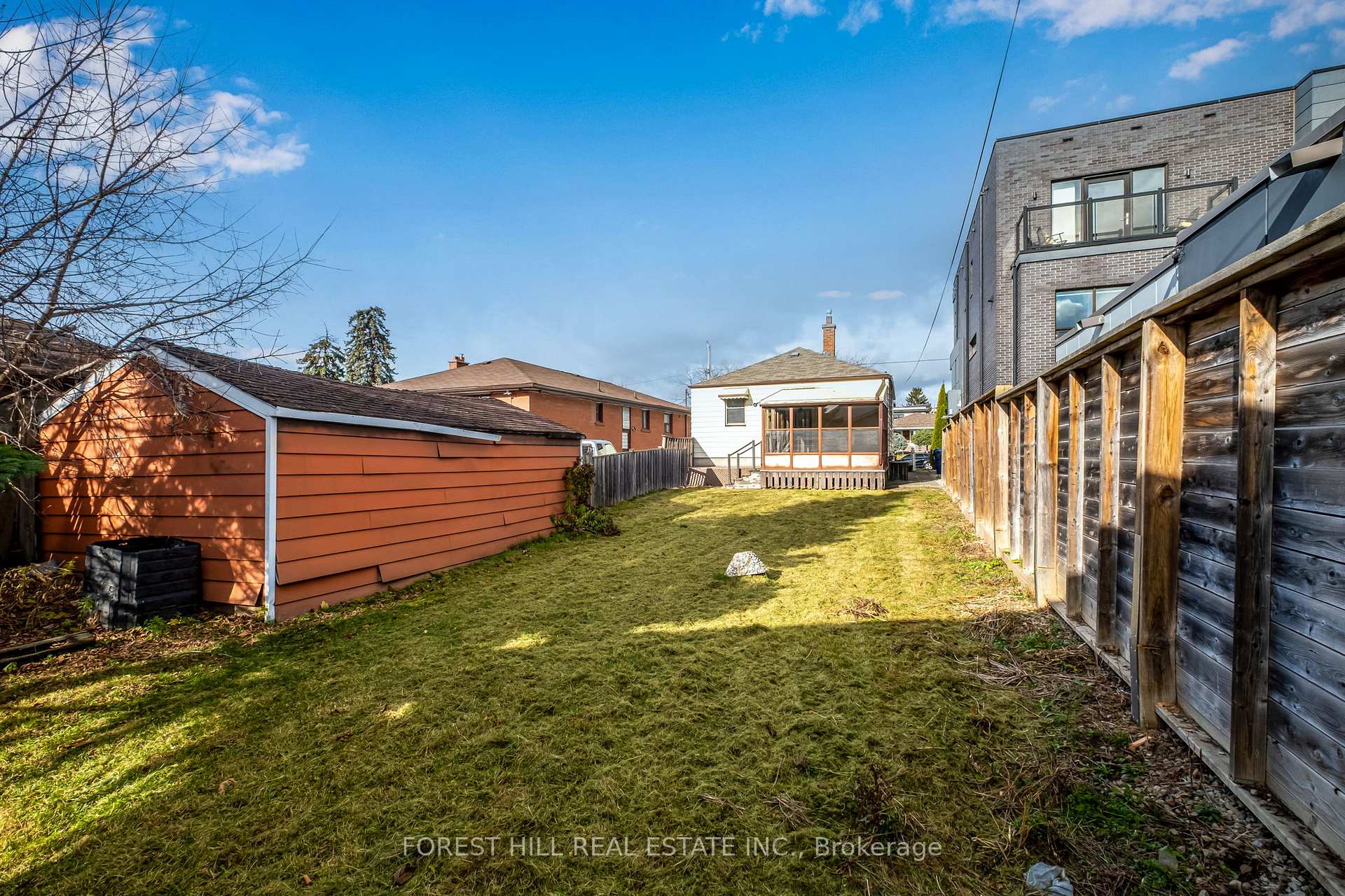 1141 Glengrove Avenue