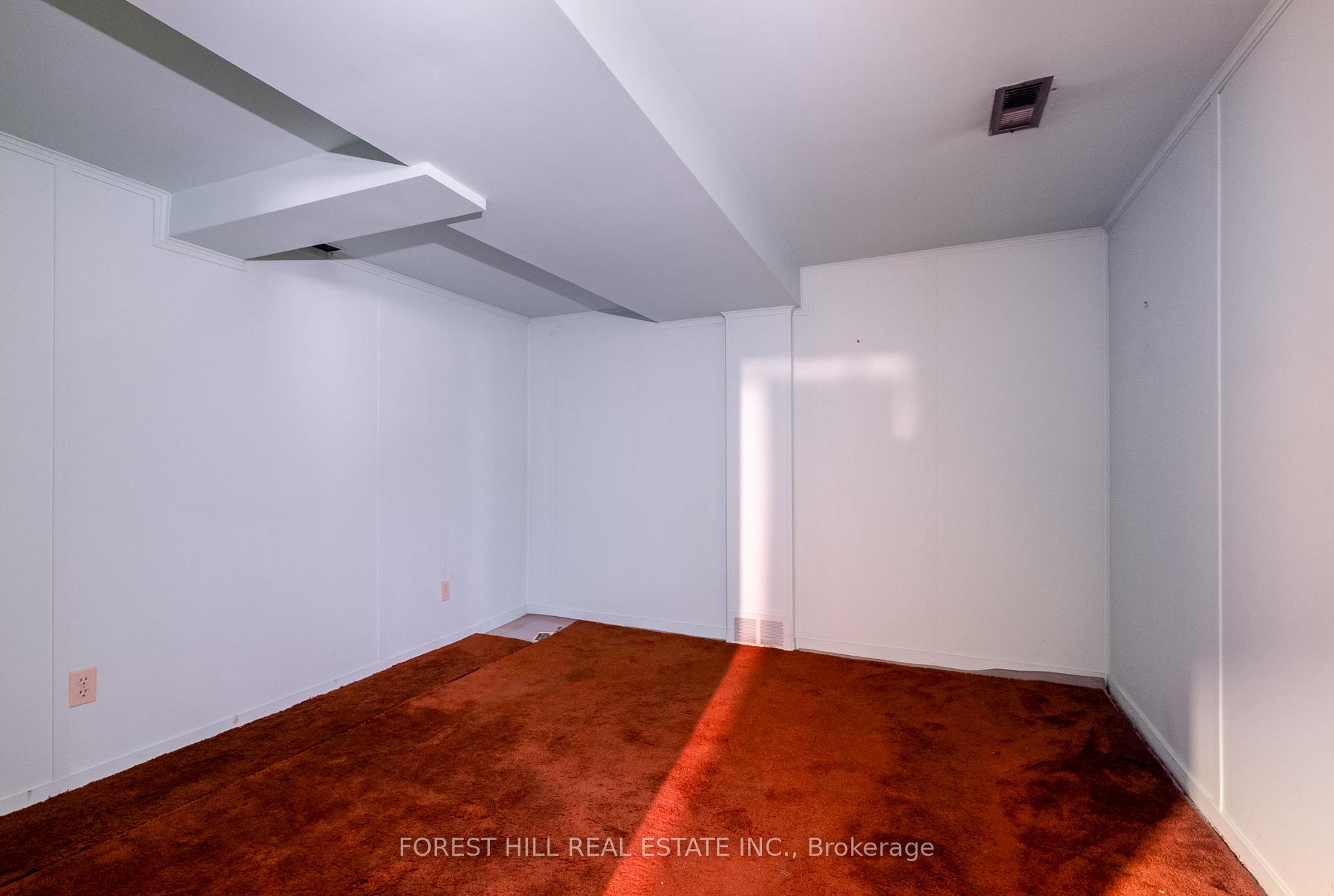 1141 Glengrove Avenue