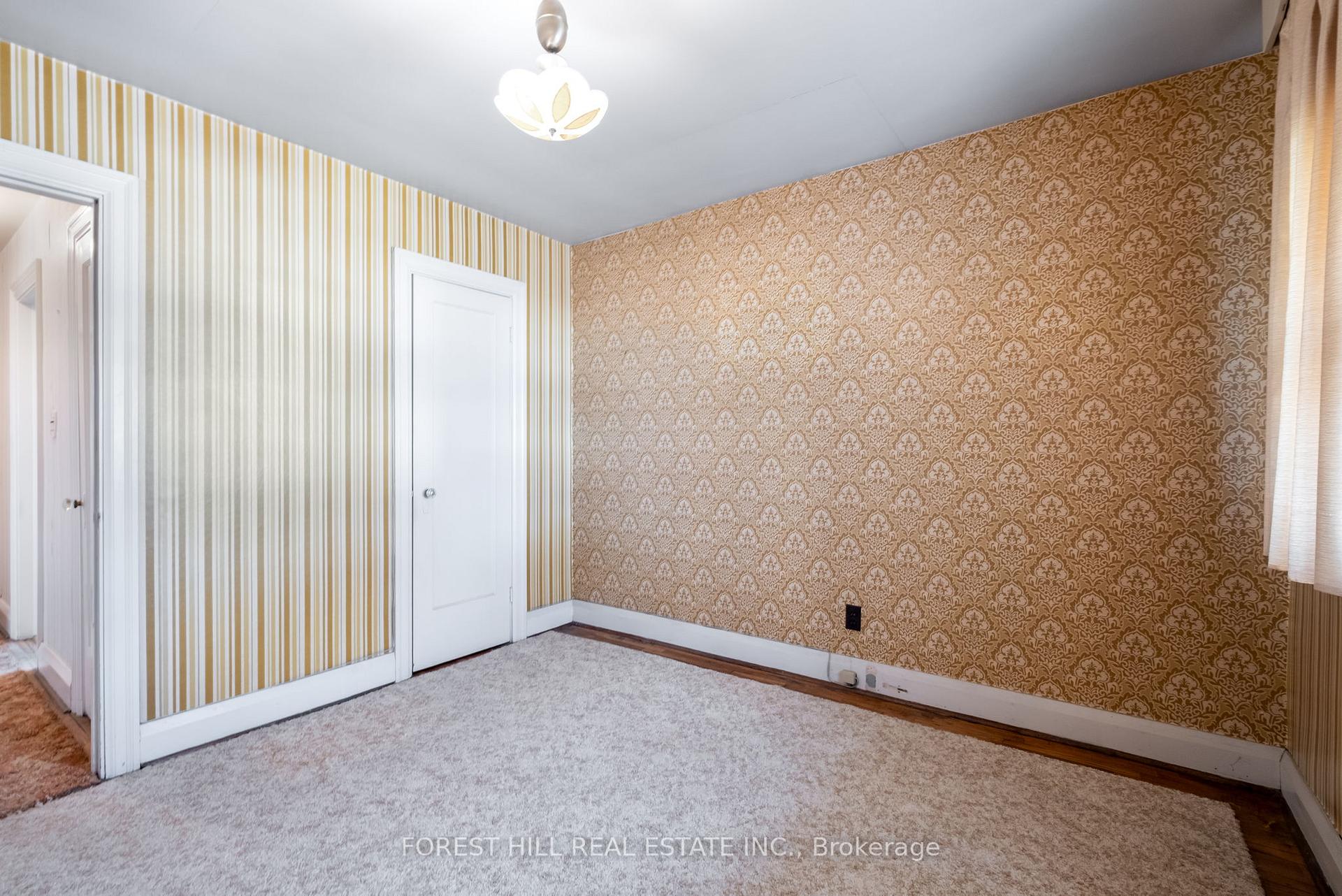 1141 Glengrove Avenue