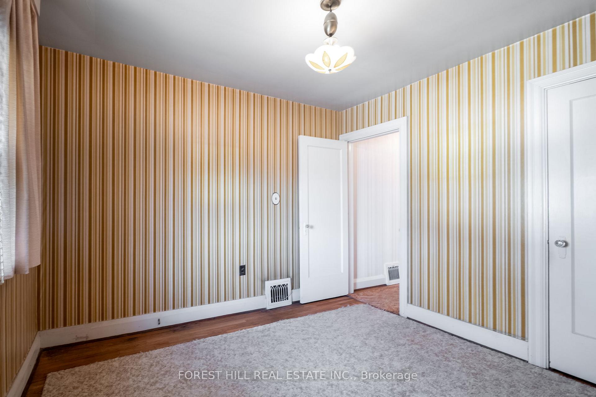 1141 Glengrove Avenue