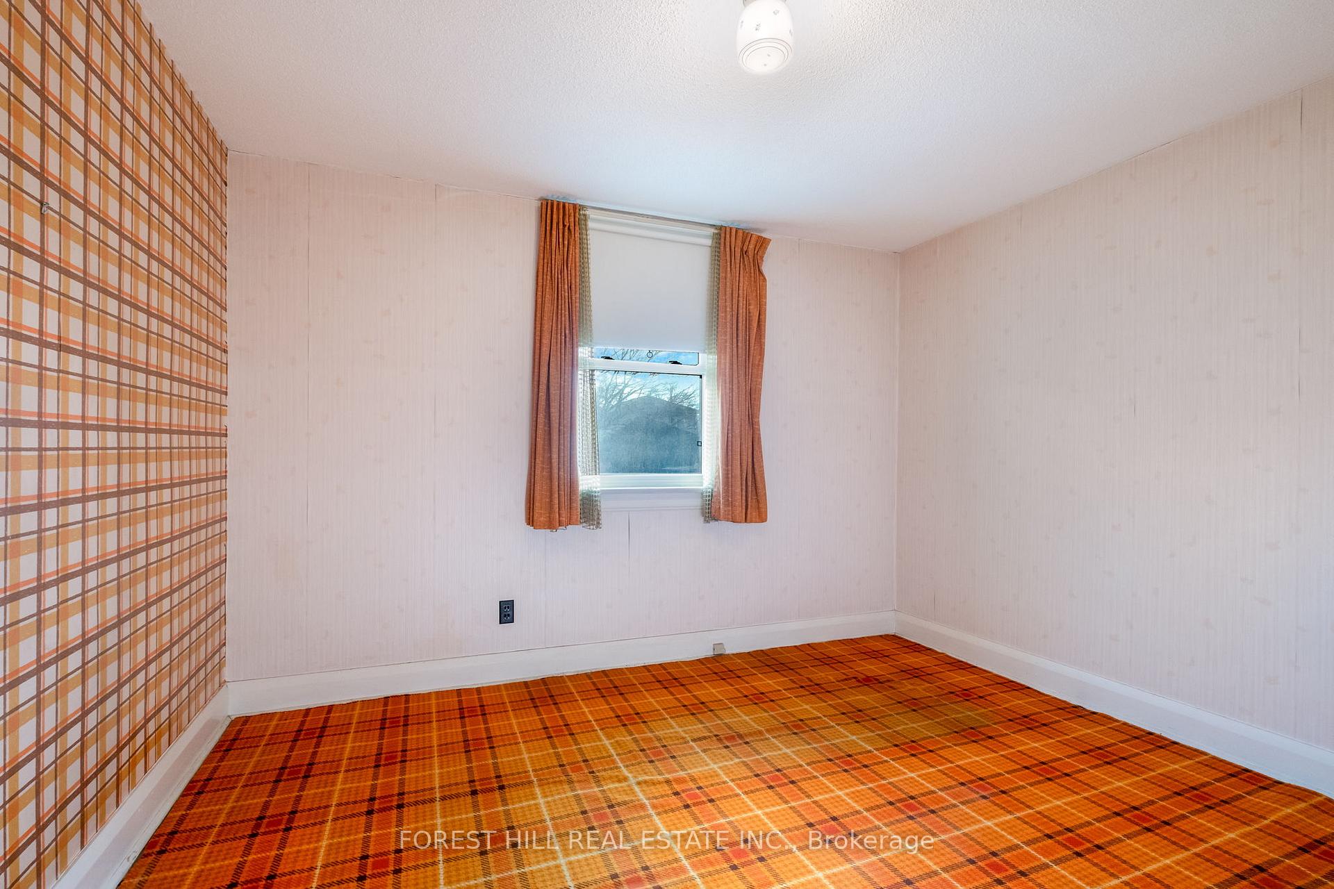 1141 Glengrove Avenue