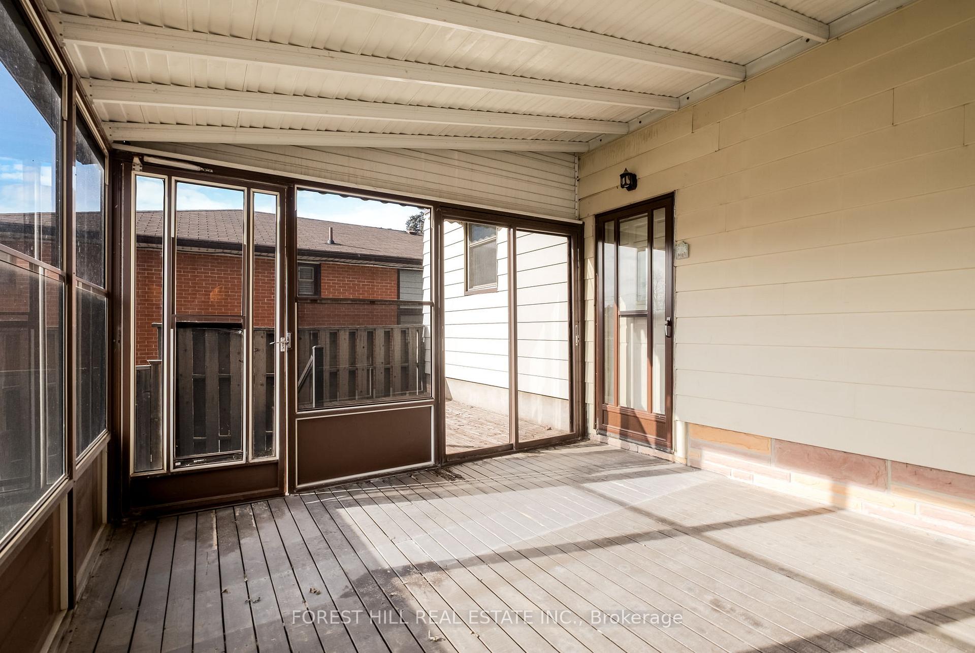 1141 Glengrove Avenue