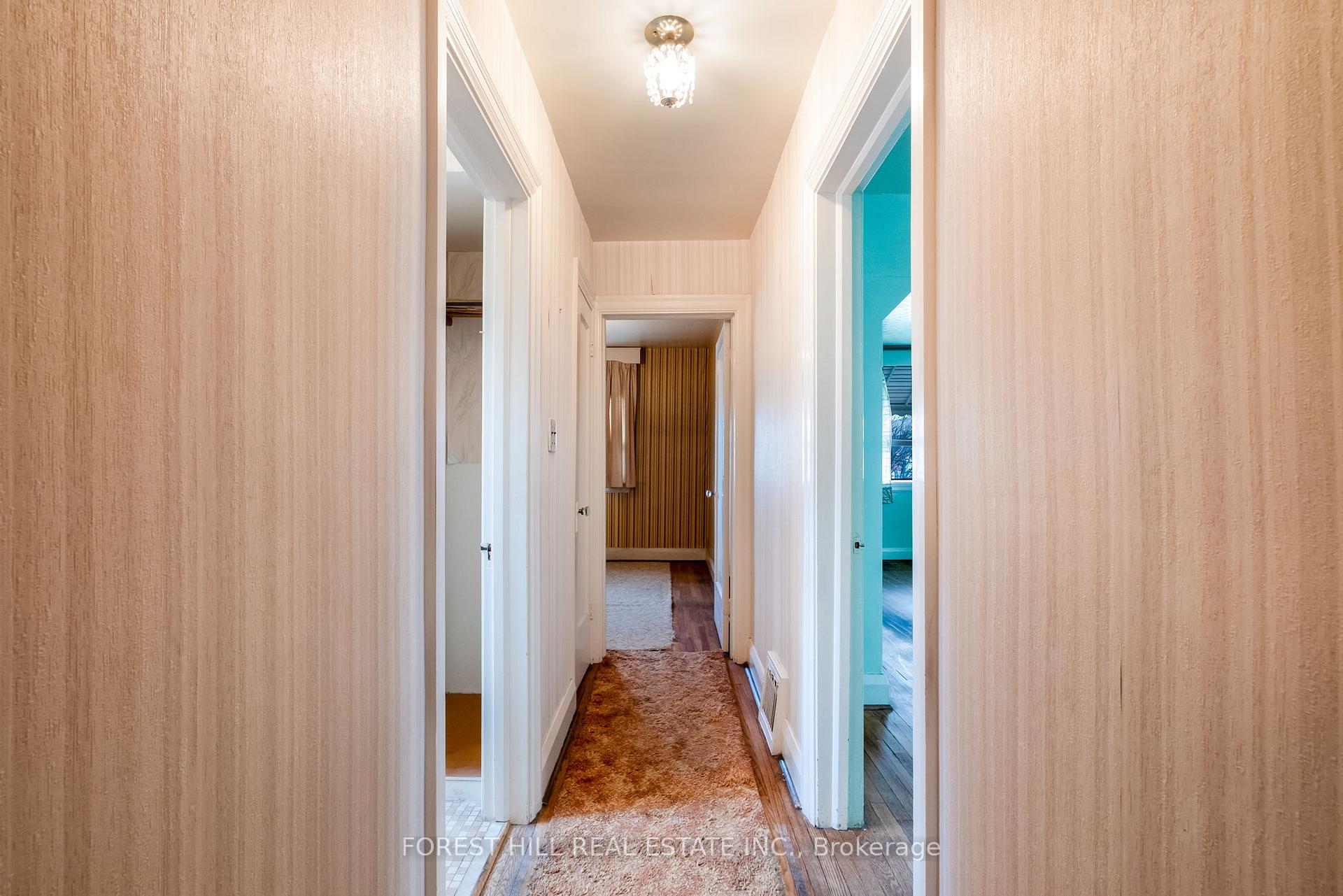 1141 Glengrove Avenue