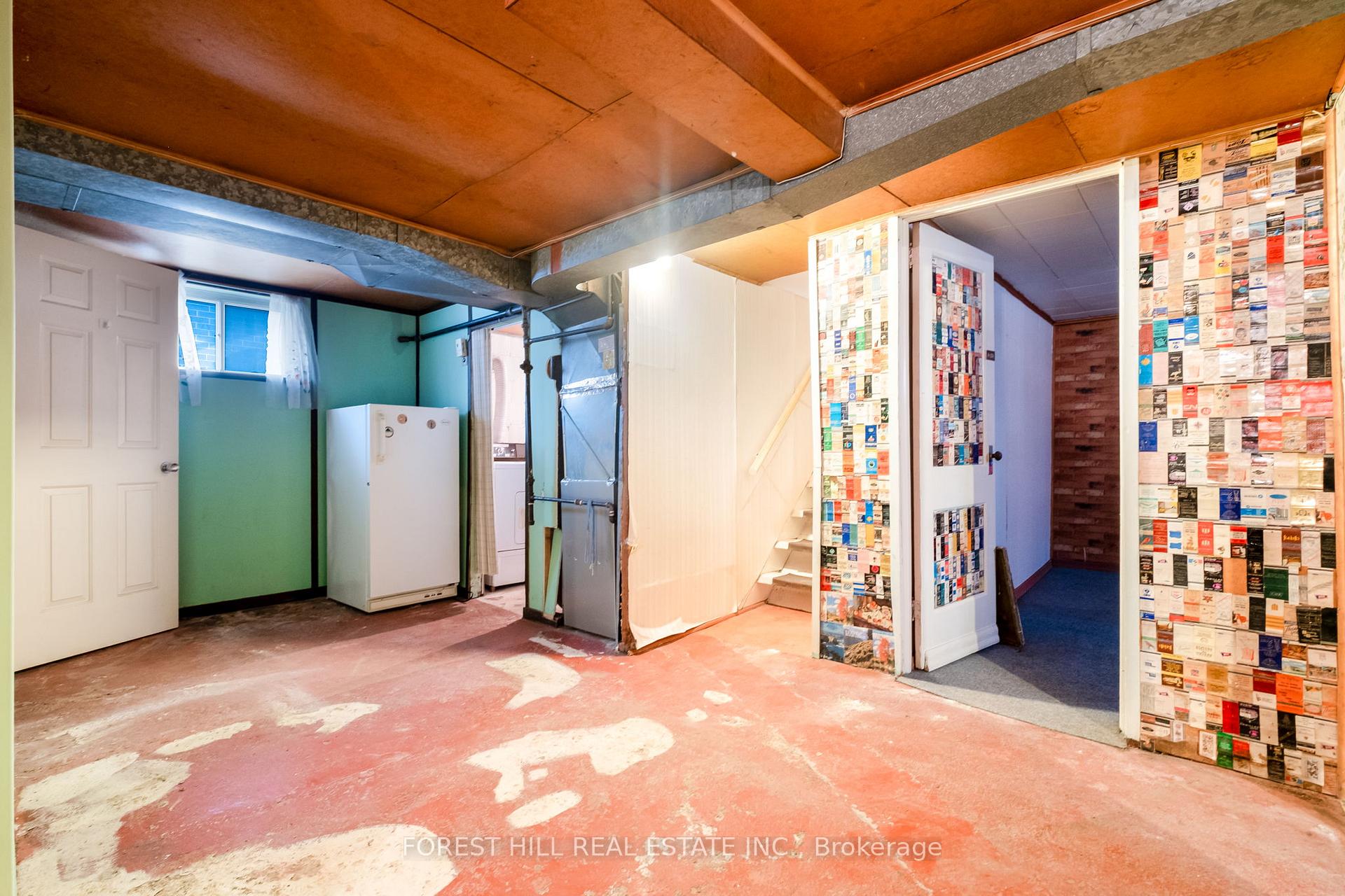 1141 Glengrove Avenue